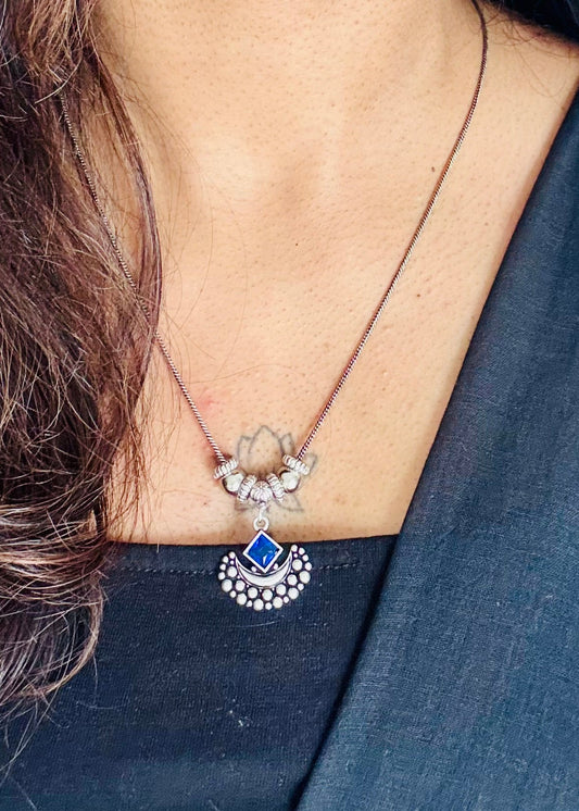 Long neckpiece with blue stone pendant and earrings, oxidised silver - YCOSNP443
