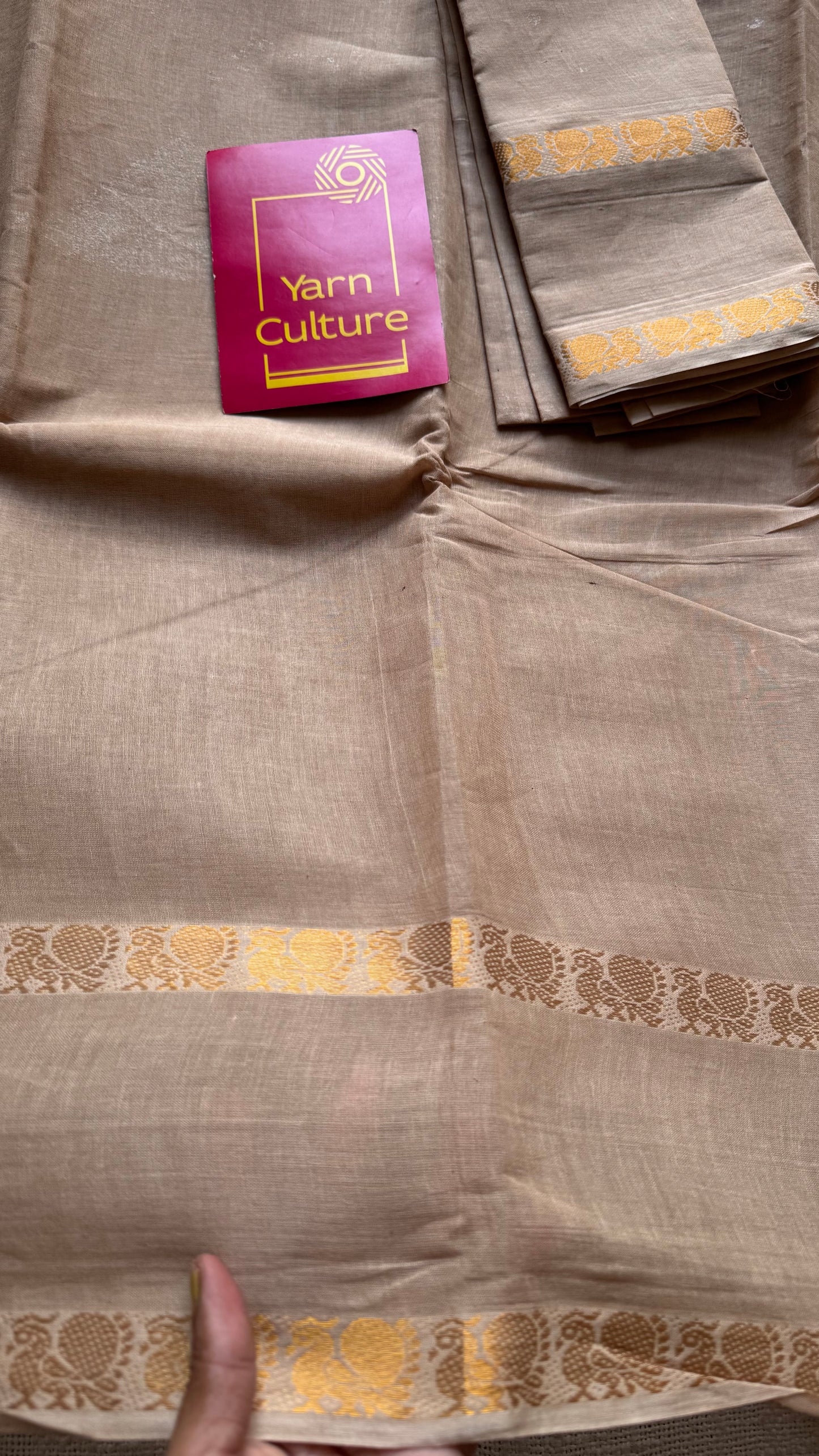 Beige rettaipettu peacock double bordered, kattuchayam dyed madurai cotton saree - YCCOTNMSFE330