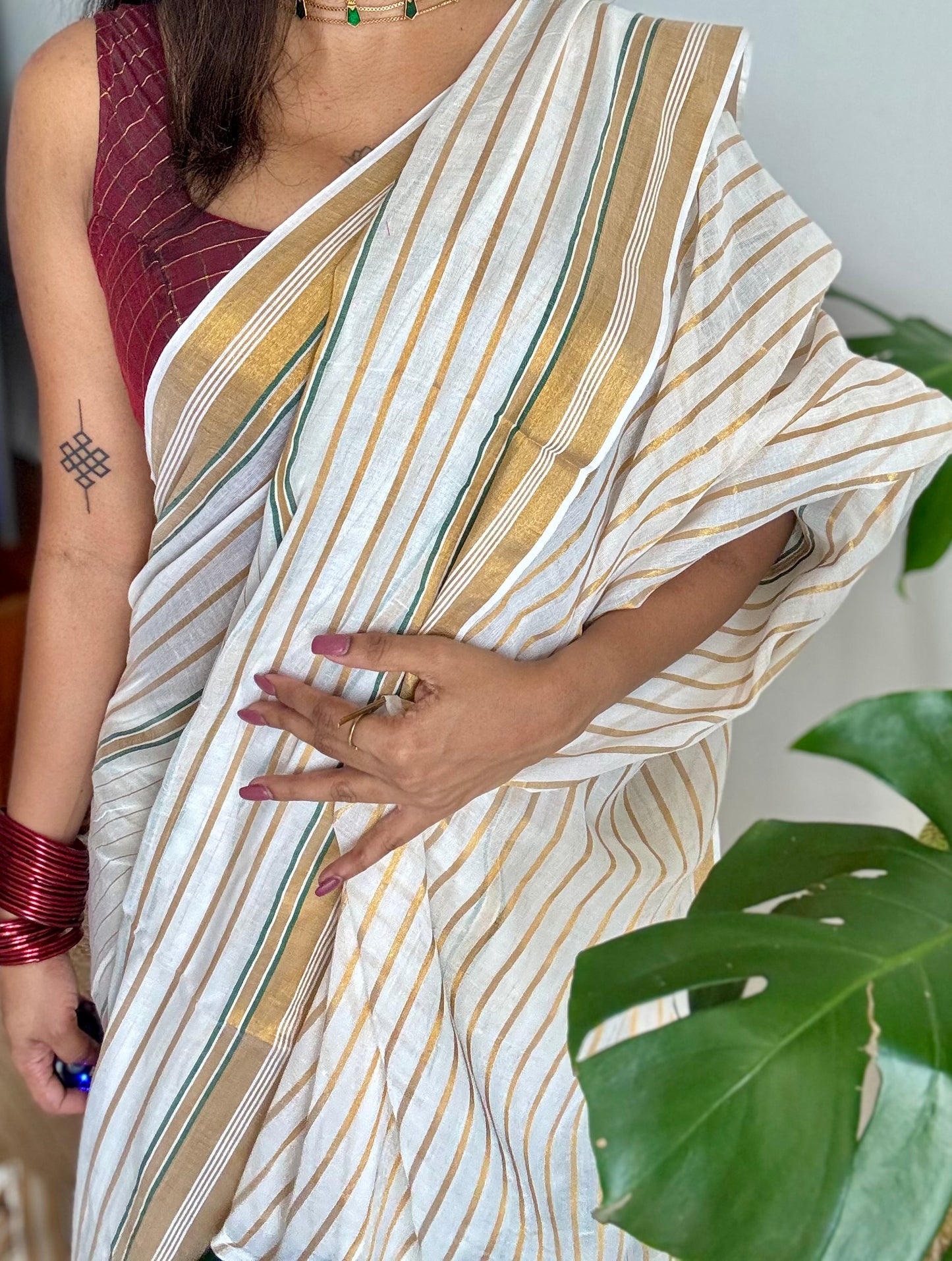 Ivory mul saree, green and gold stripes - YCIEON05