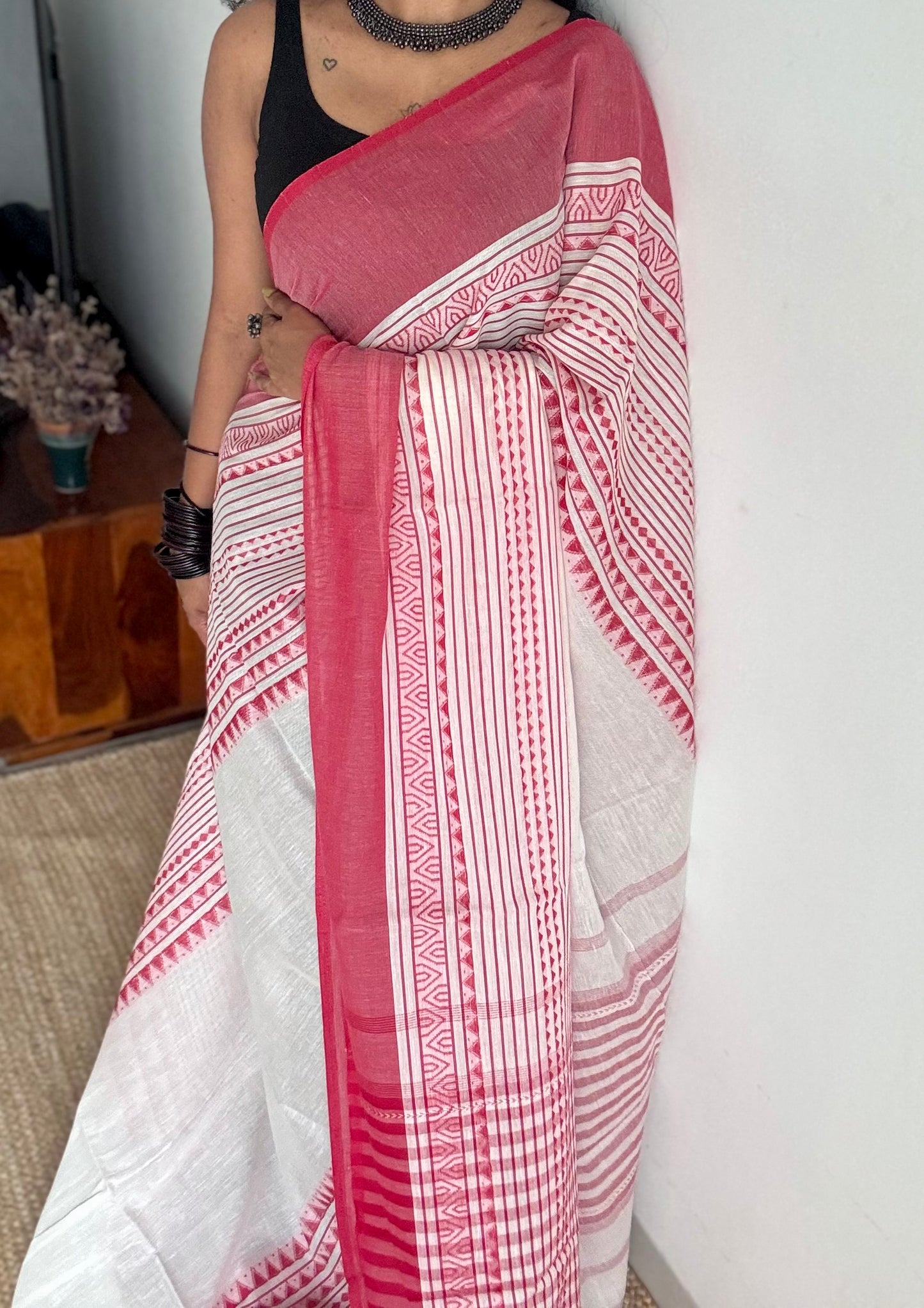 Pure Dhaniakhali tant in white with red patterened border - YCBCDP22