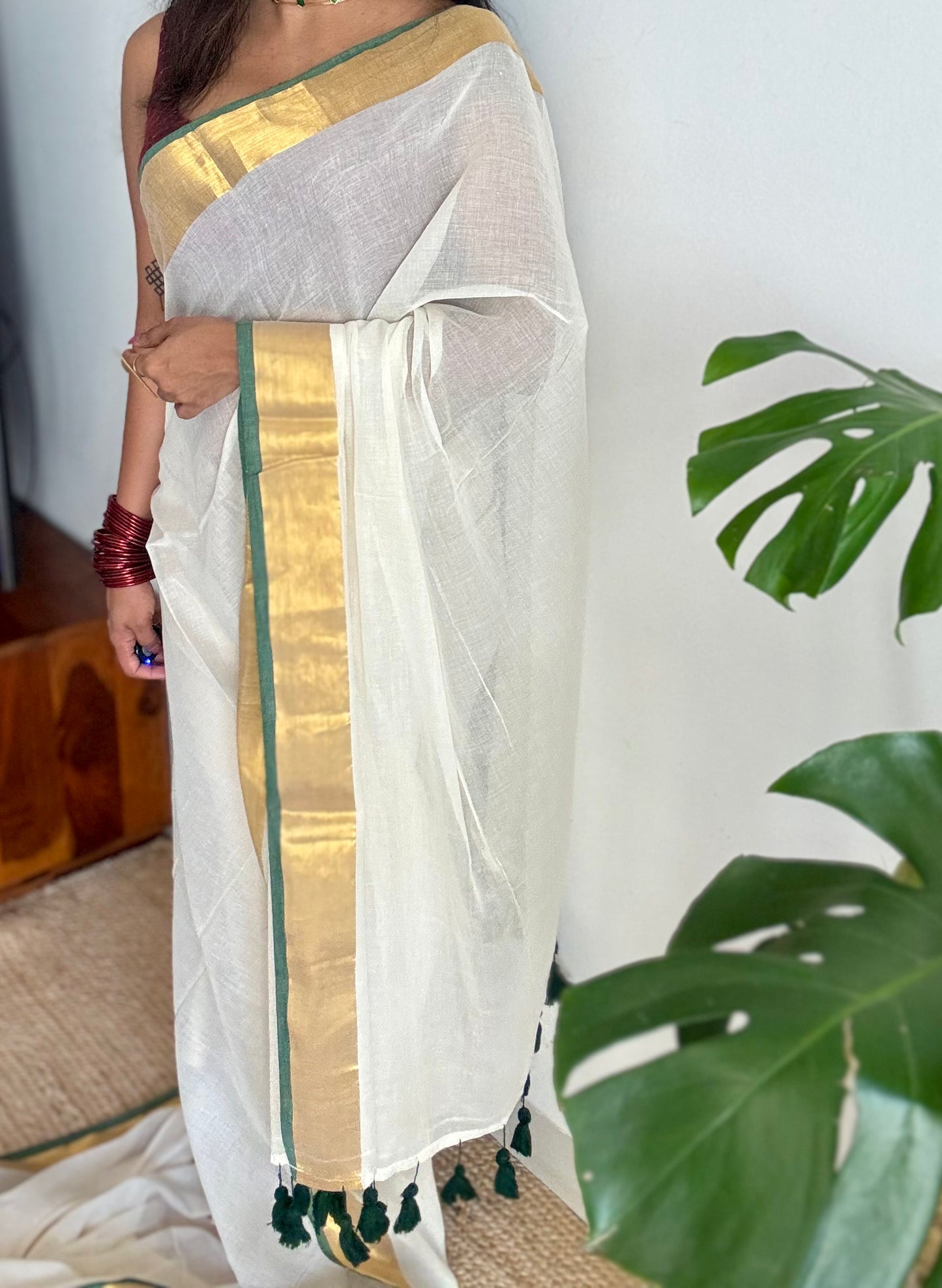 Ivory mul saree, green and gold border -YCIEON16