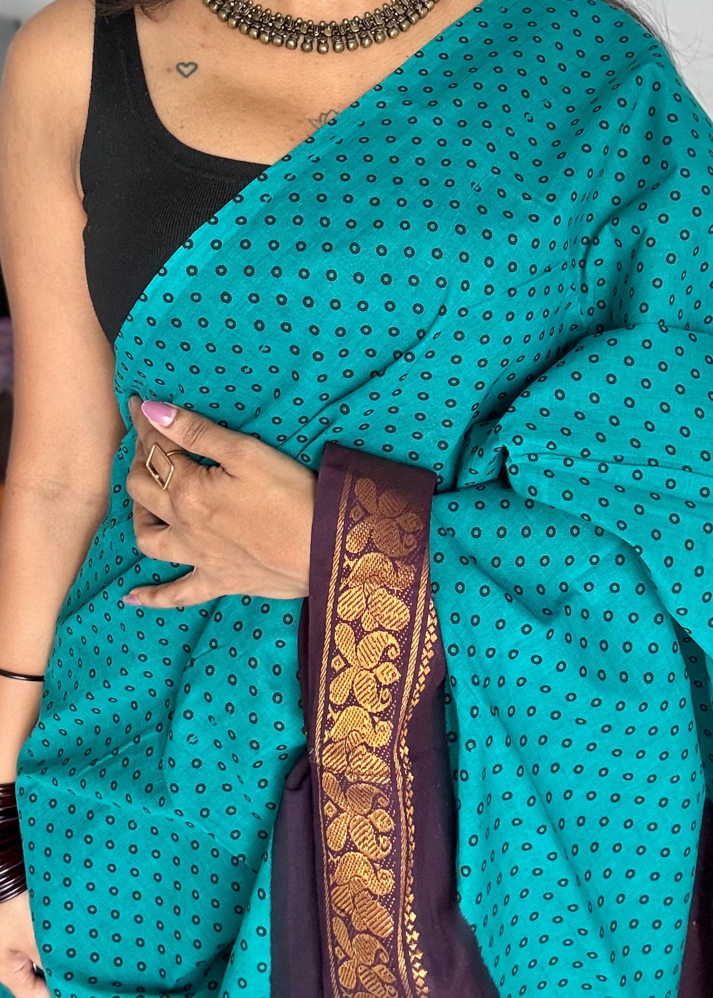 Dark cyan with purple brown, kattuchayam dyed madurai sungudi cotton saree - YCCOTNMSFE07