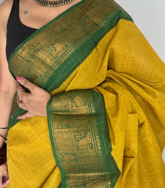 Light green with dark green contrast zari checkered sungudi, kattuchayam dyed madurai cotton - YCCOTNJU24