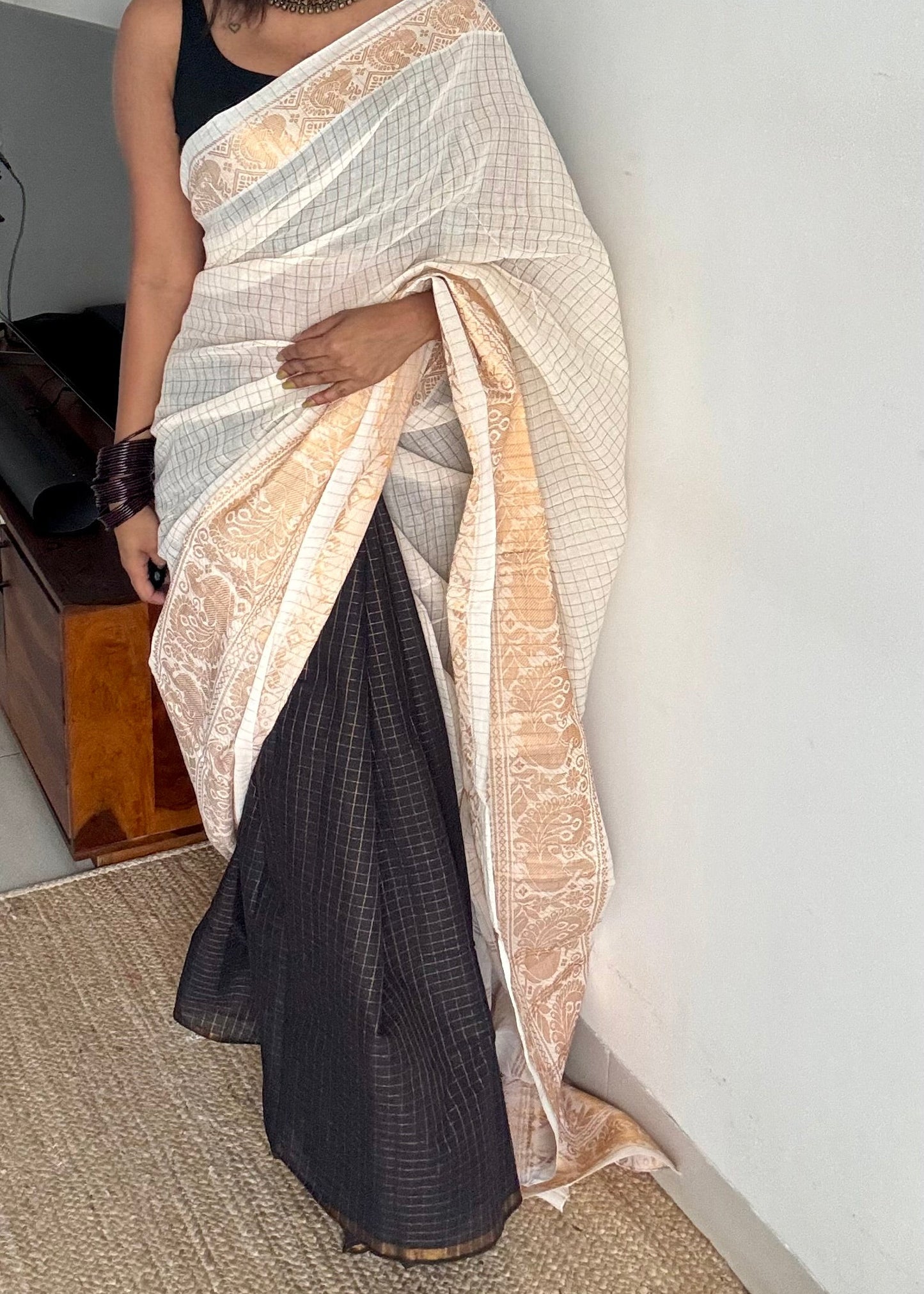 Ivory with black, sungudi cotton half-half saree - YCCOTNMSFE346