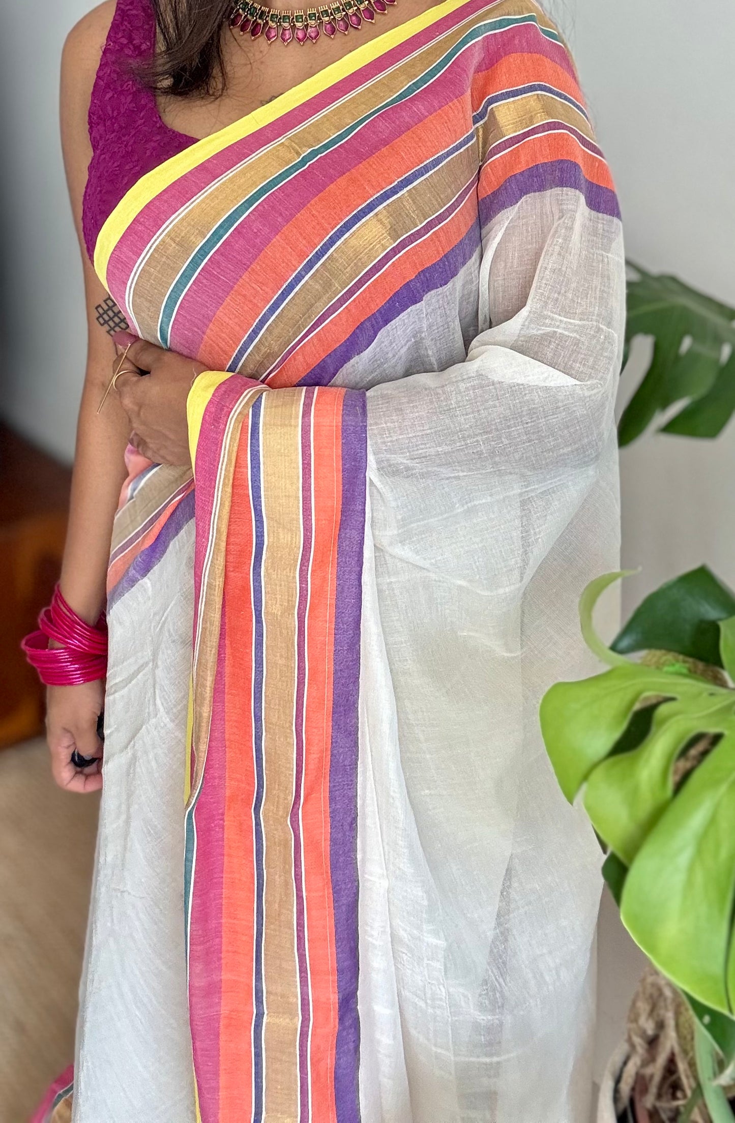 Ivory mul saree, multicoloured border - YCIEON34