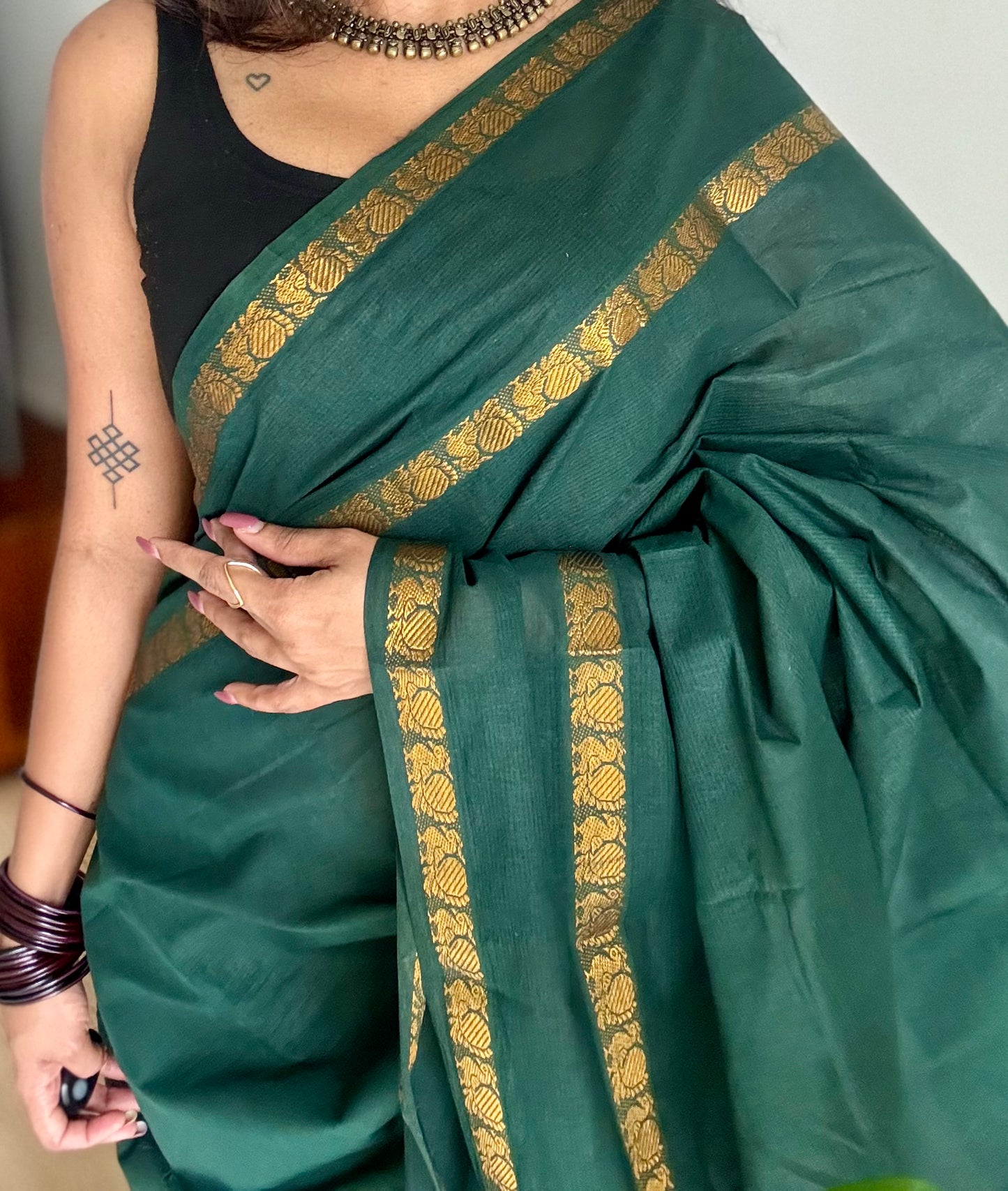 Dark green rettaipettu peacock gap border, kattuchayam dyed madurai cotton saree  - YCCOTNMSJUL02