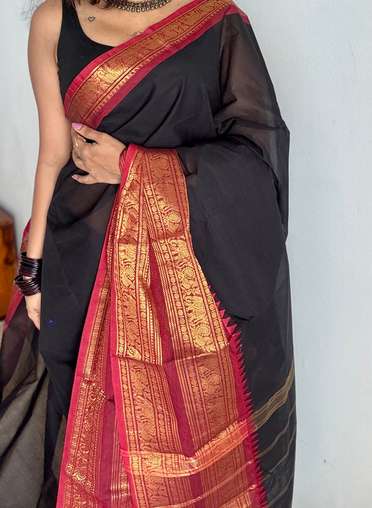 Black with dark red contrast, wide zari border, kanchi cotton - YCCOTNKCJA213