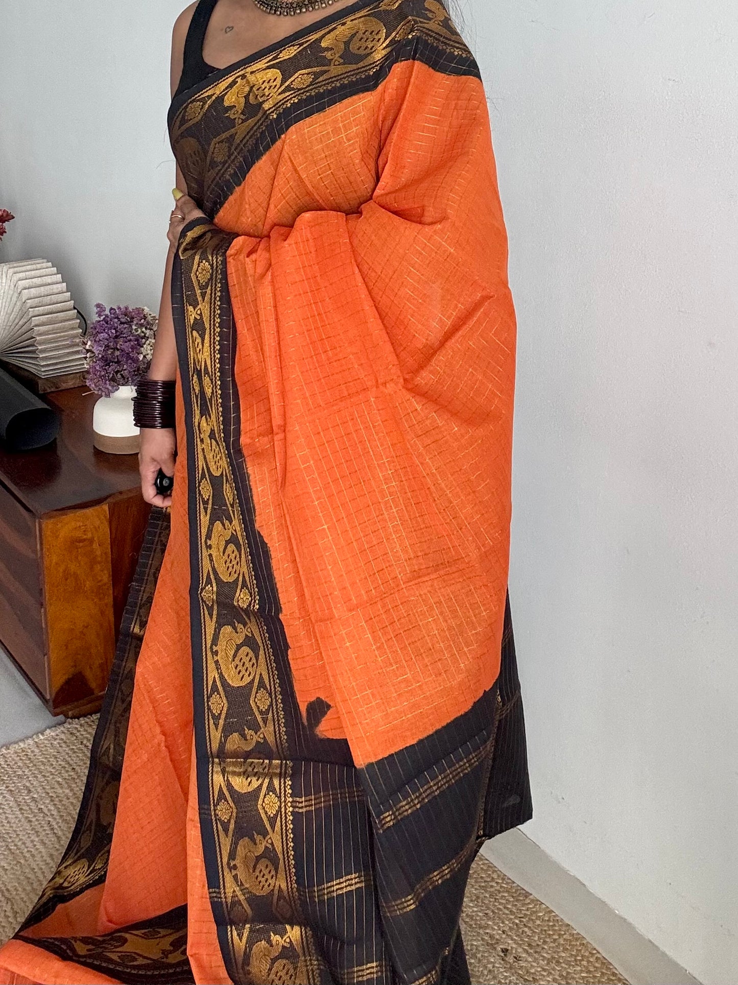 Orange with black contrast zari checkered sungudi, kattuchayam dyed madurai cotton - YCCOTNJUCC15