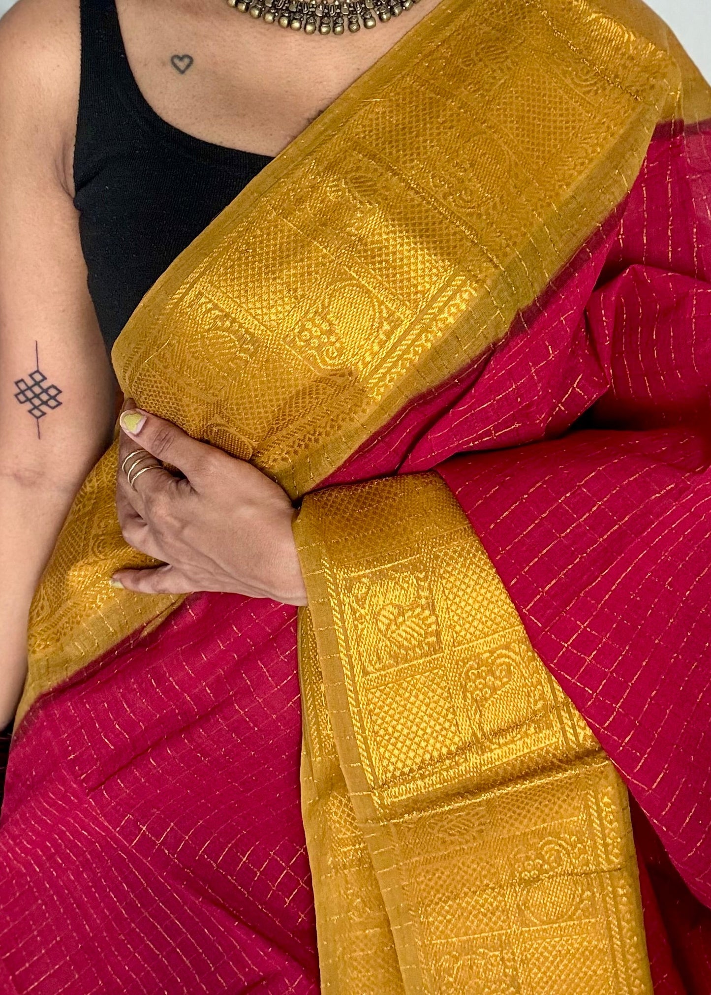 Red with light green contrast zari checkered sungudi, kattuchayam dyed madurai cotton - YCCOTNJU23