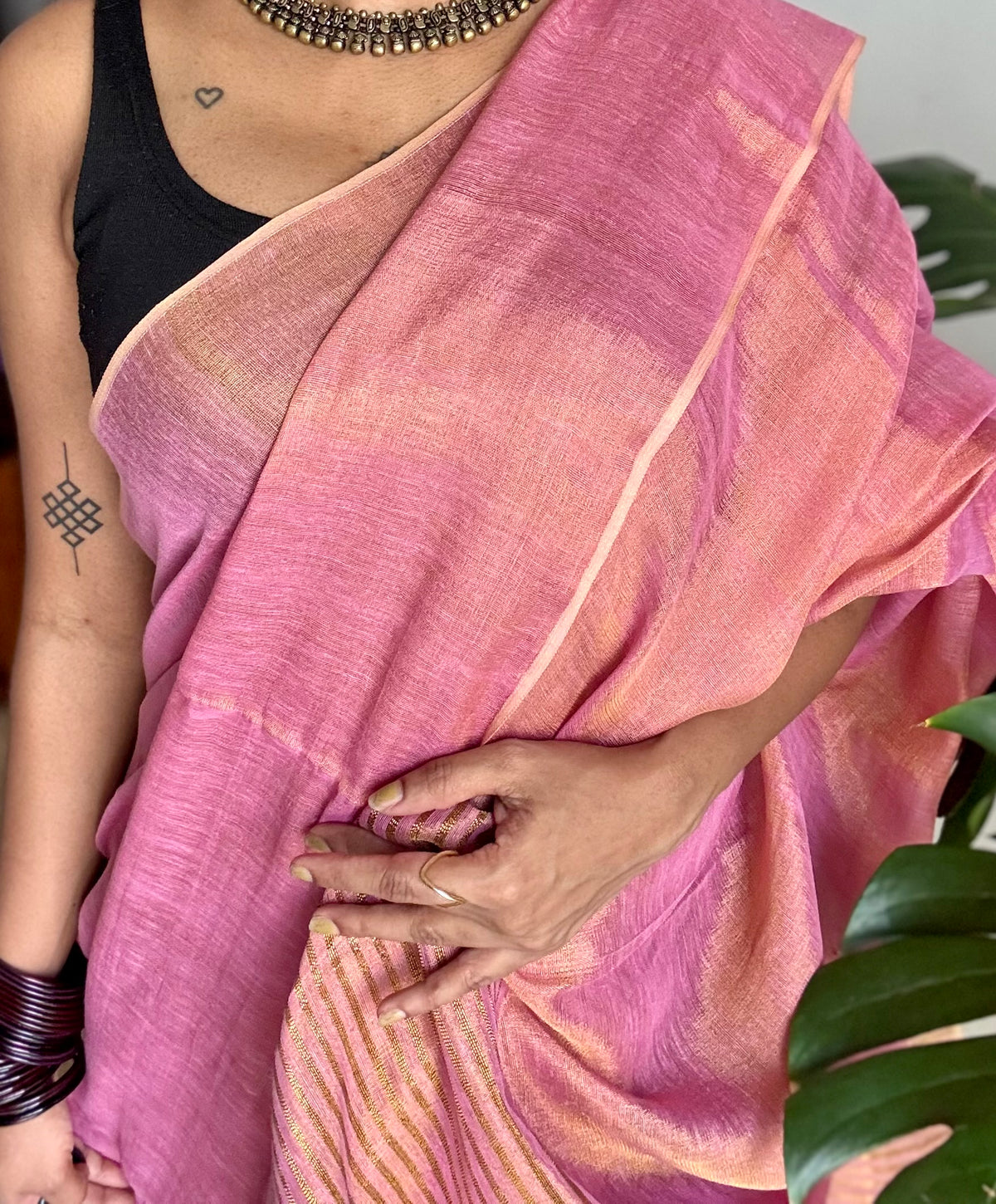Onion pink with gold, dual tone metallic tissue linen saree - YCBCLTOC54
