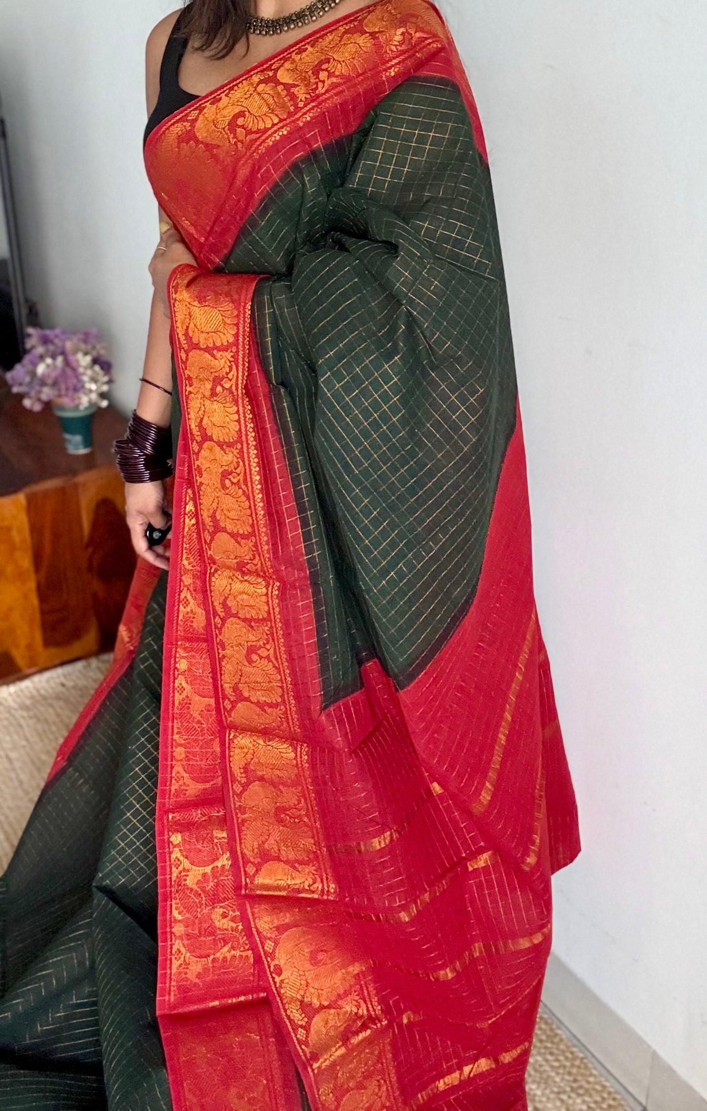 Dark green with red contrast, zari checkered sungudi, kattuchayam dyed madurai cotton - YCCOTNMSFE332