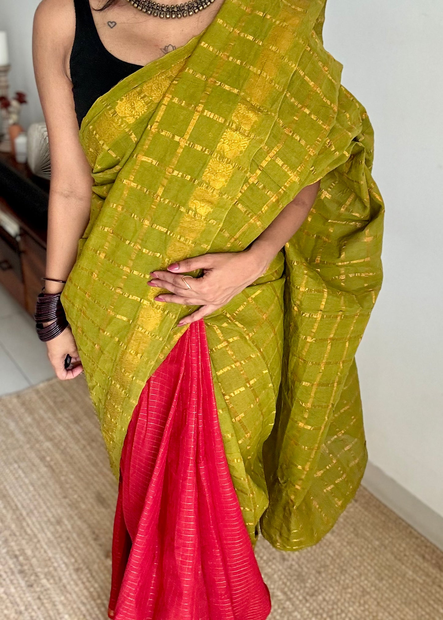 Green and chilli red, sungudi cotton half-half saree - YCCOTNIDMA303