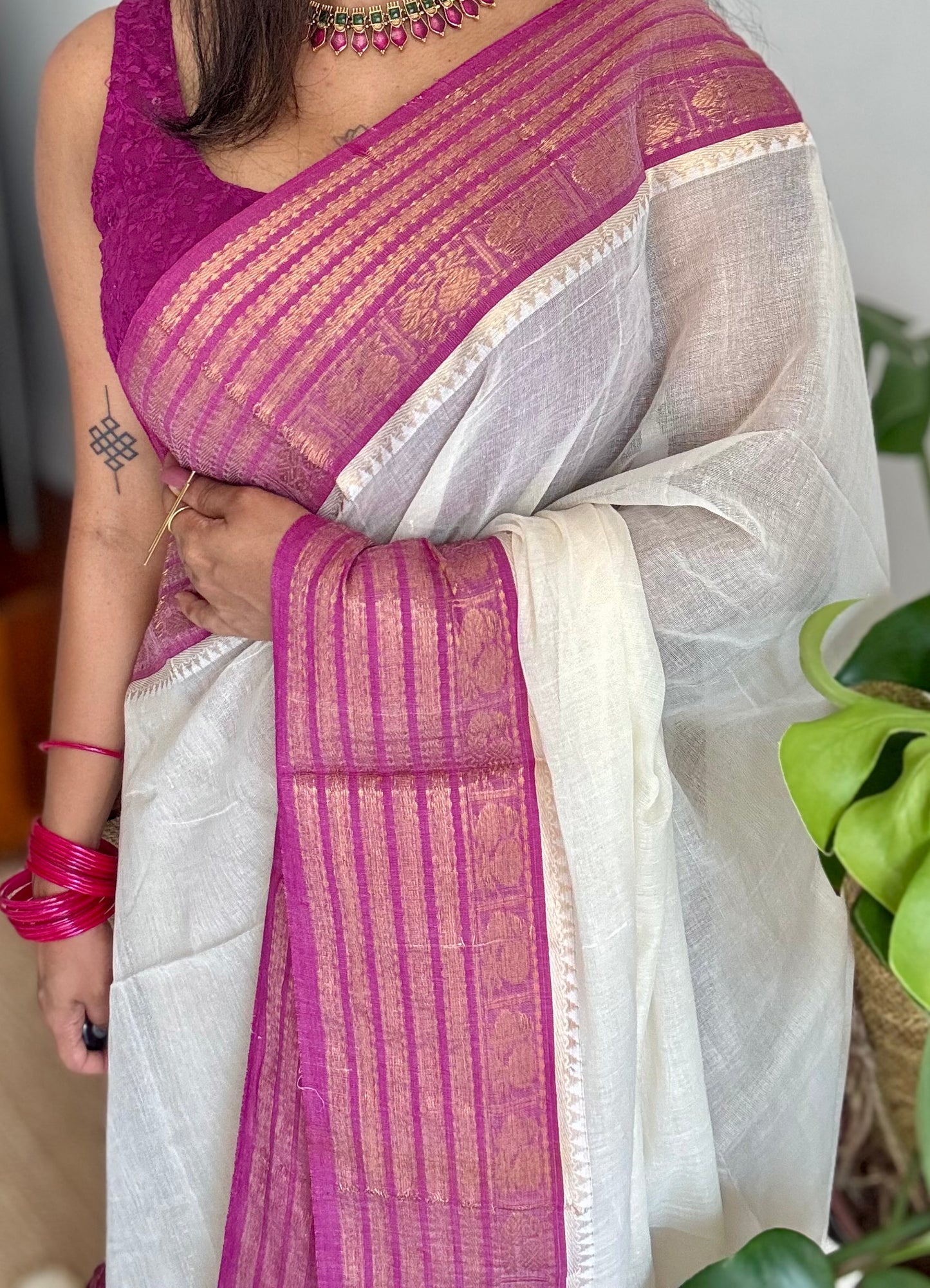 Ivory mul saree, purple pink kanchi border - YCIEON17