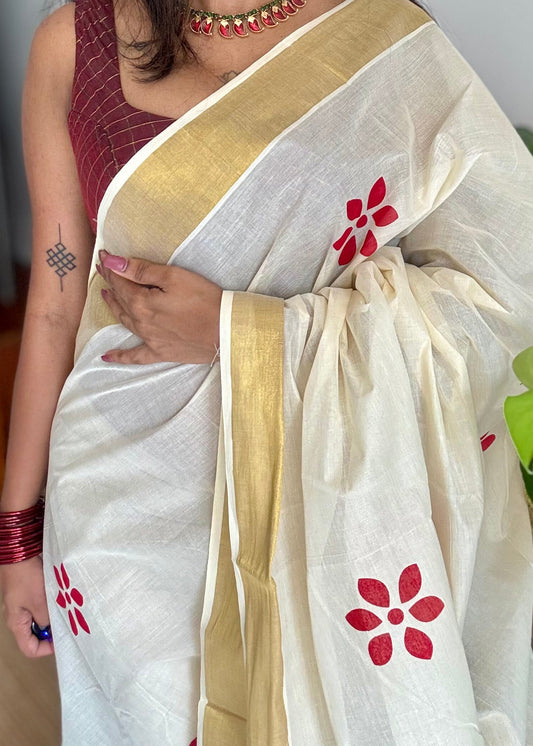 Ivory and gold soft cotton kasavu saree, red flowers - YCIEON80