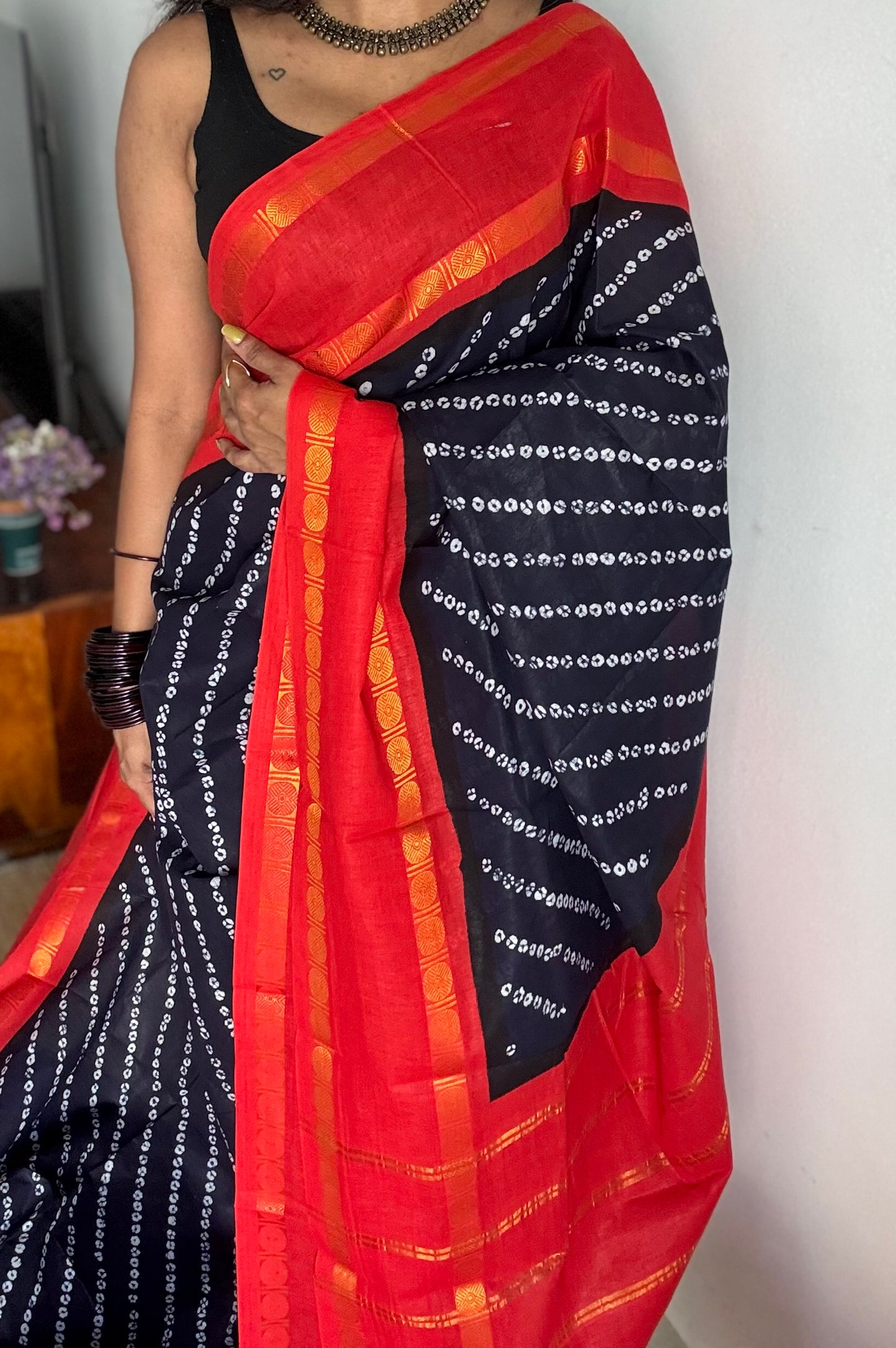 Dark navy blue with chilli red printed sungudi, madurai cotton - YCCOTNSUDE103