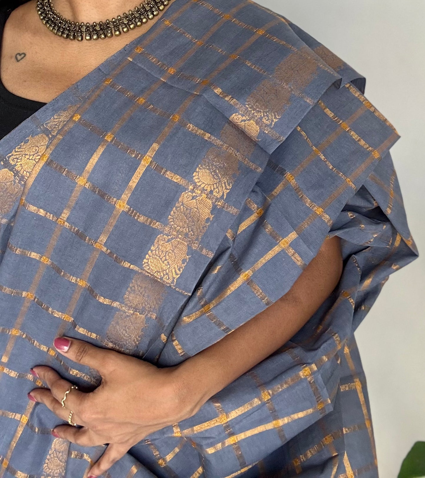 Grey pavithra kattam kattuchayam dyed madurai cotton saree - YCCOTNMSAP126