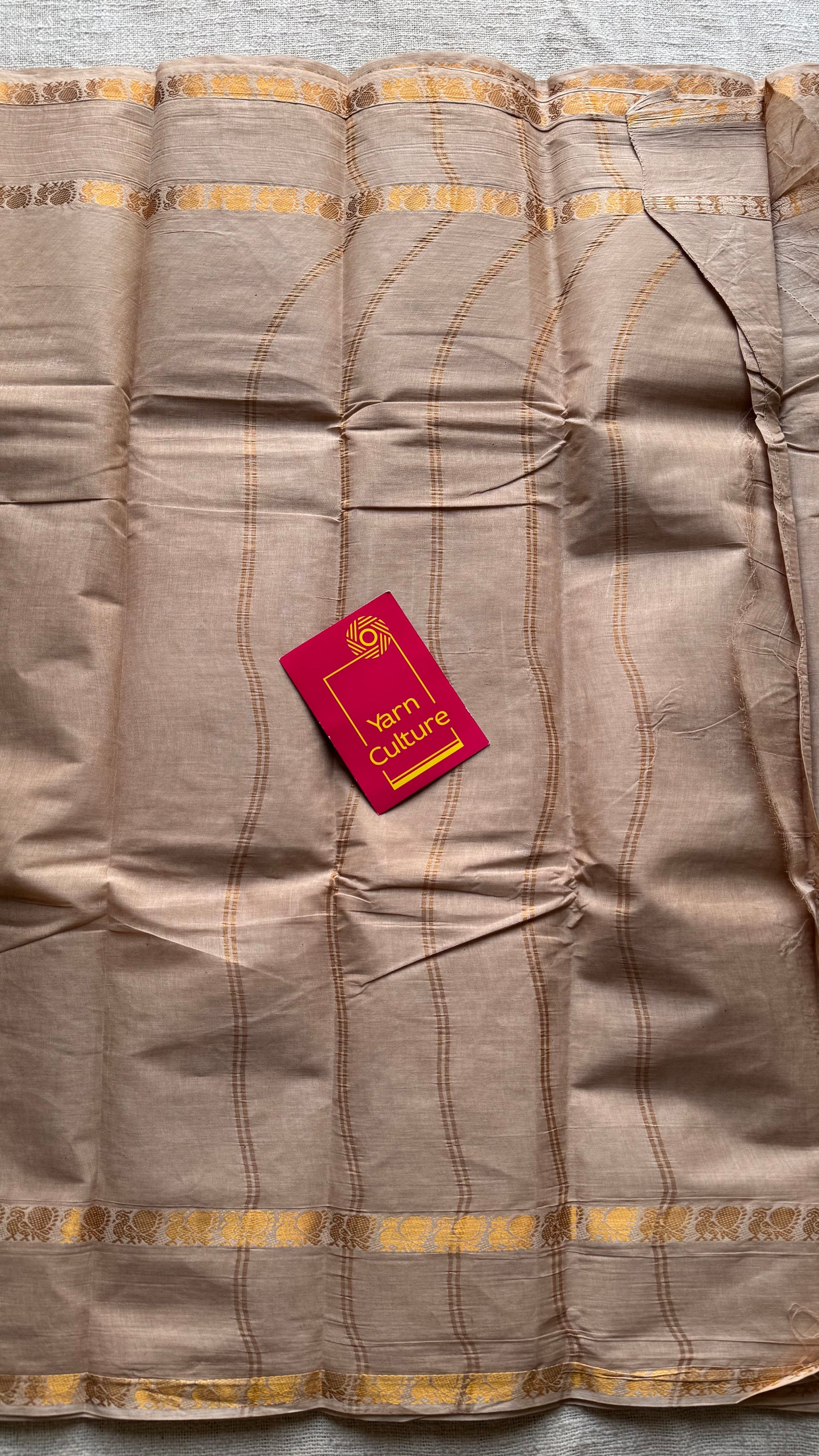 Beige rettaipettu peacock double bordered, kattuchayam dyed madurai cotton saree - YCCOTNMSFE330