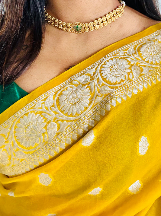 Double layered coin neckpiece with green lotus pendant, with earrings - YCGPNP626