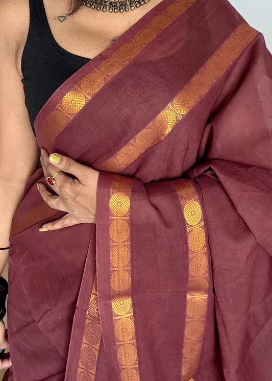 Brown with round motif gap border, kattuchayam dyed madurai cotton saree - YCCOTNMSFE114