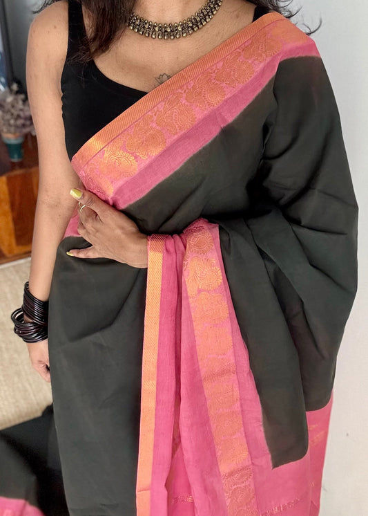 Dark green and pink sungudi with triple peacock motif rettai pettu wide border - YCCOTNSEMS51