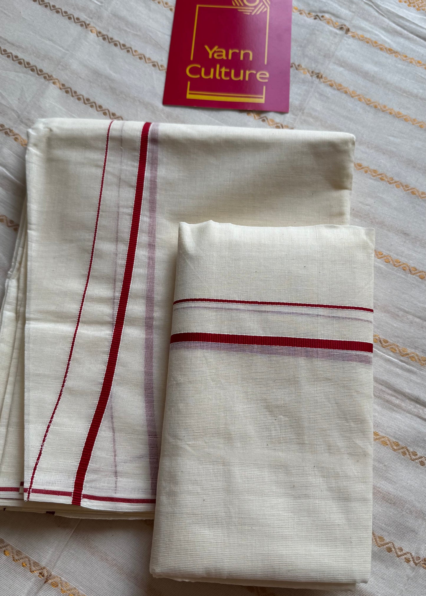 Set mund, kambikkara (thin border) with red coloured lines - YCIEON133