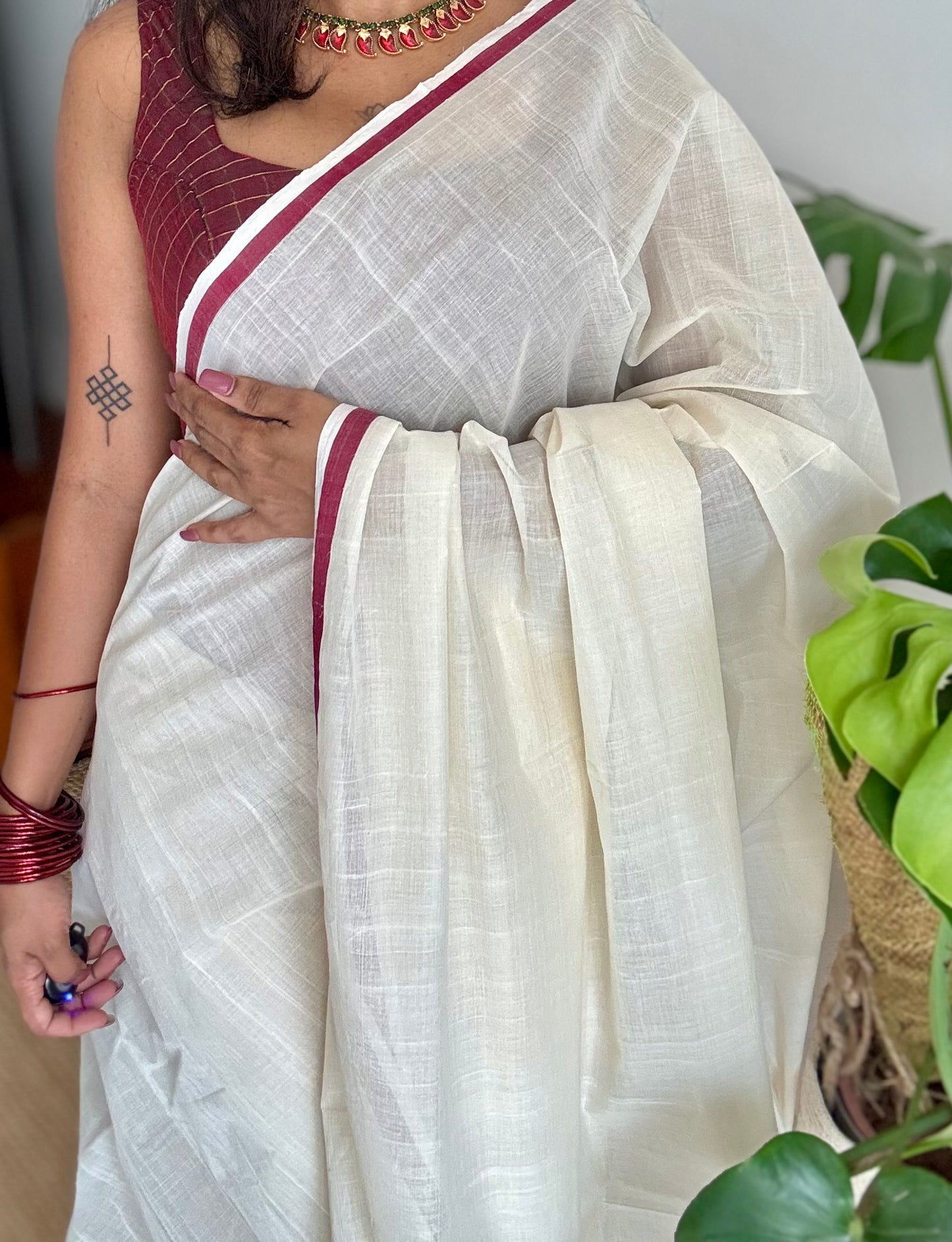 Handloom, woven in Chendamangalam Looms, ivory with maroon border, soft cotton saree - YCIEON151