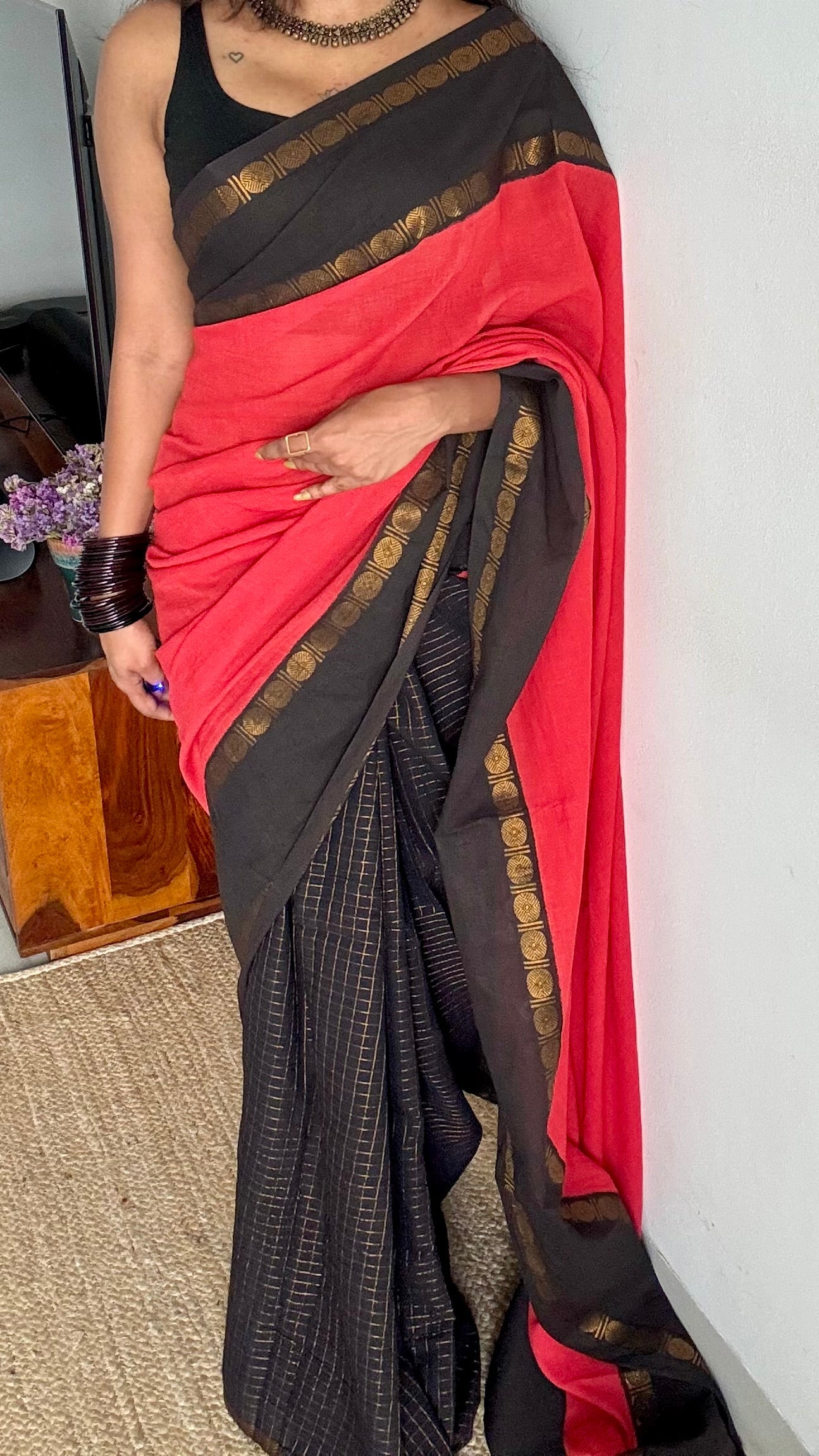 Sengathir (செங்கதிர்) : bright red with black checks, sungudi cotton - YCCOTNMSJA187