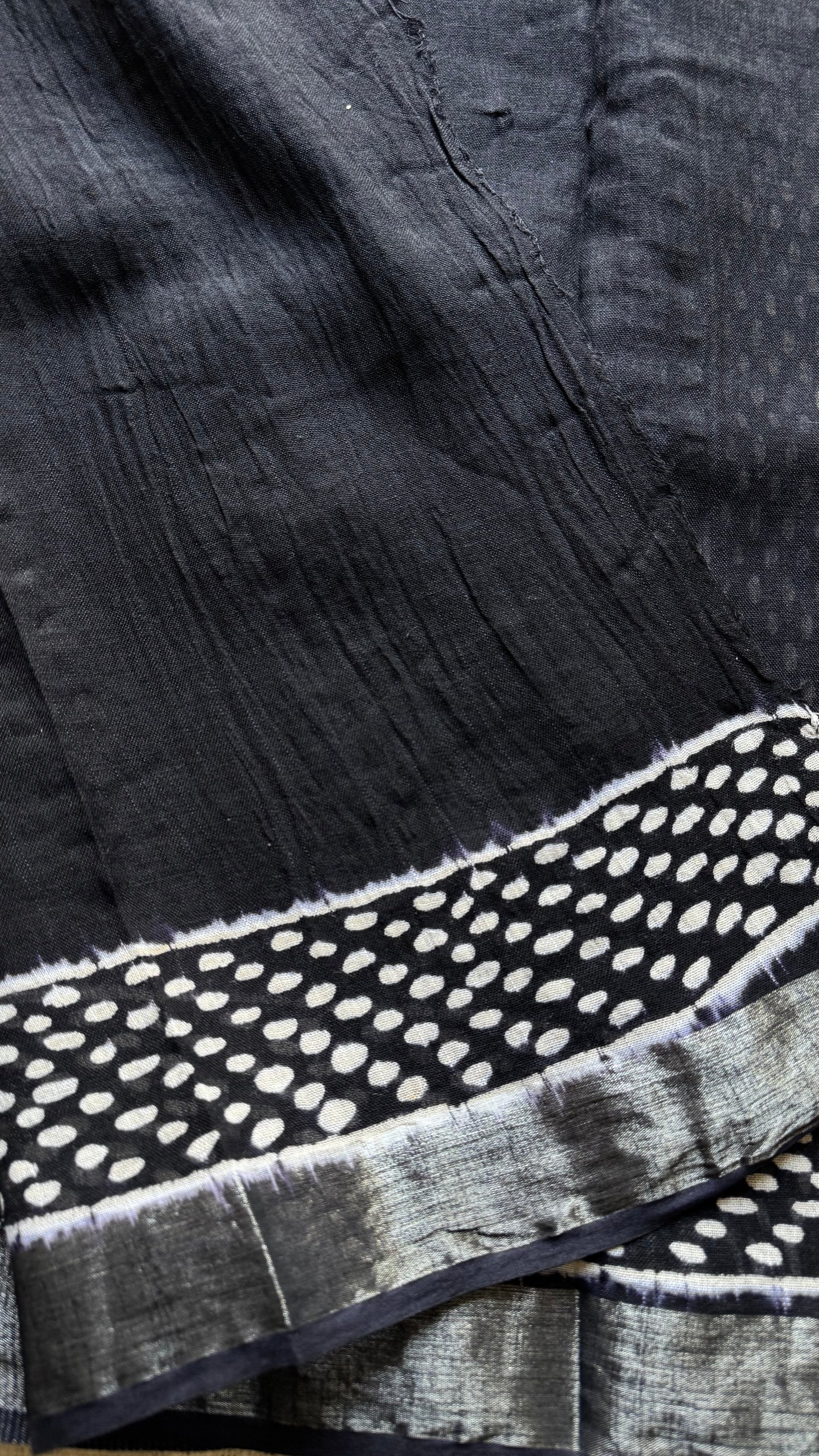 Black linen, red rose motif, silver zari border - YCTOROCBP58