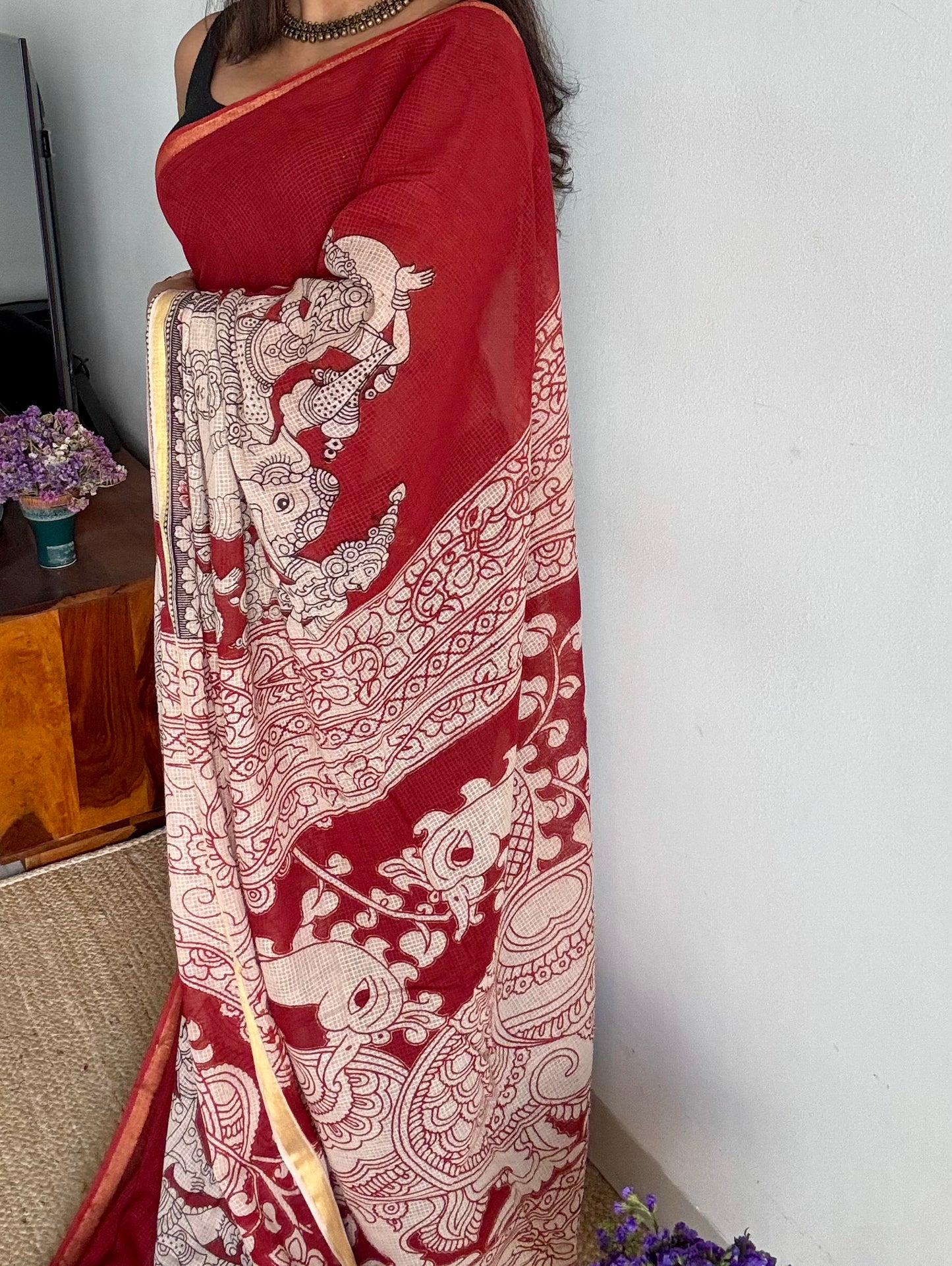 Red cream kalamkari saree in kota, with zari border - YCWOTDKKFE16
