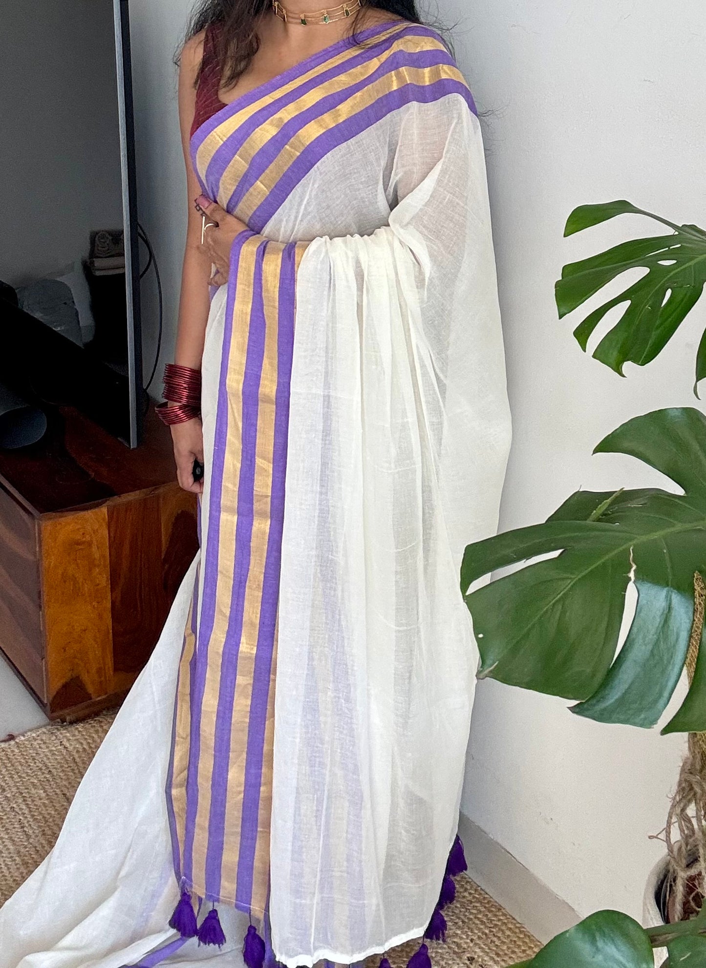 Ivory mul saree, purple striped border - YCIEON40