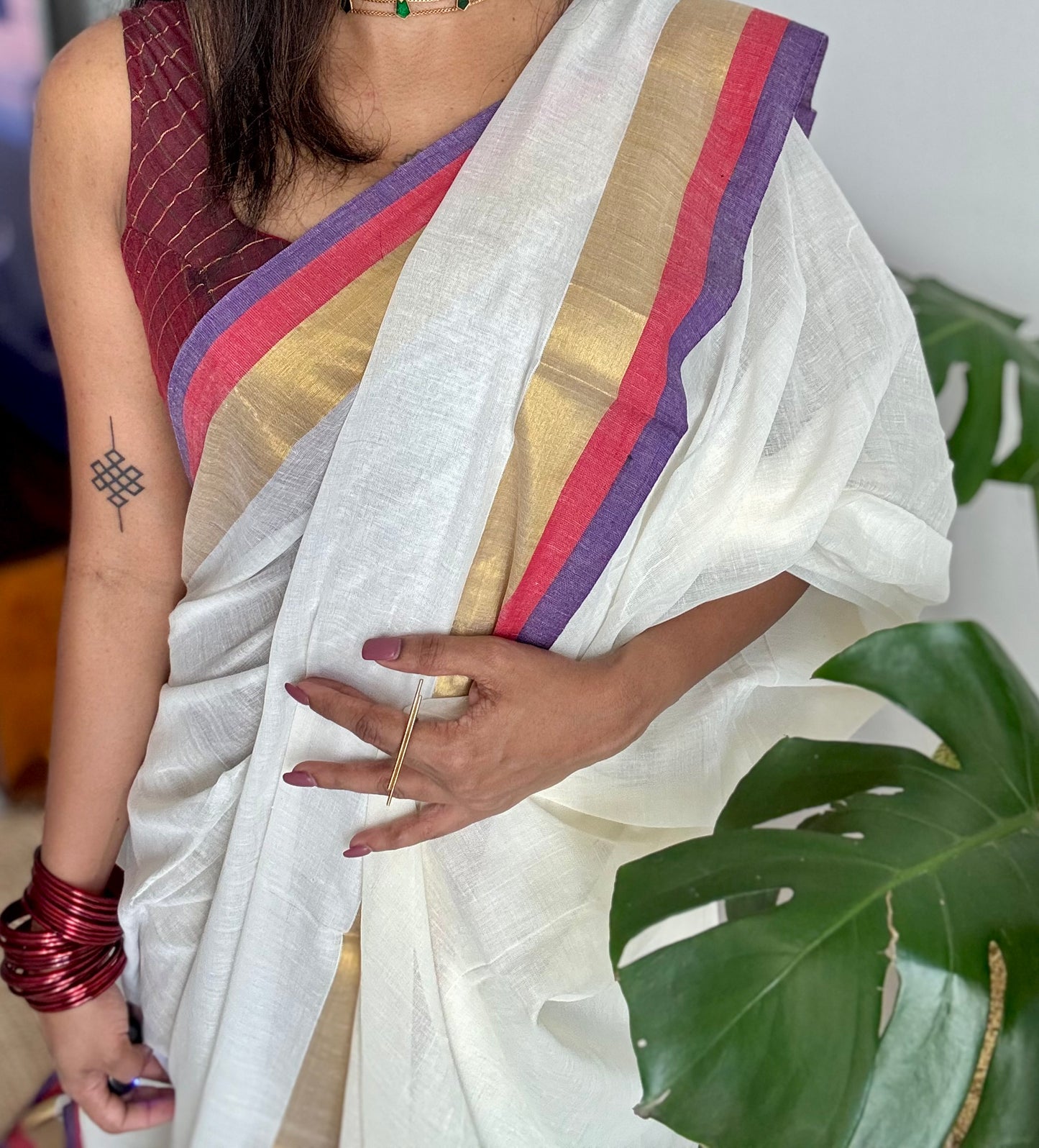 Ivory mul saree, purple, red and gold border - YCIEON08