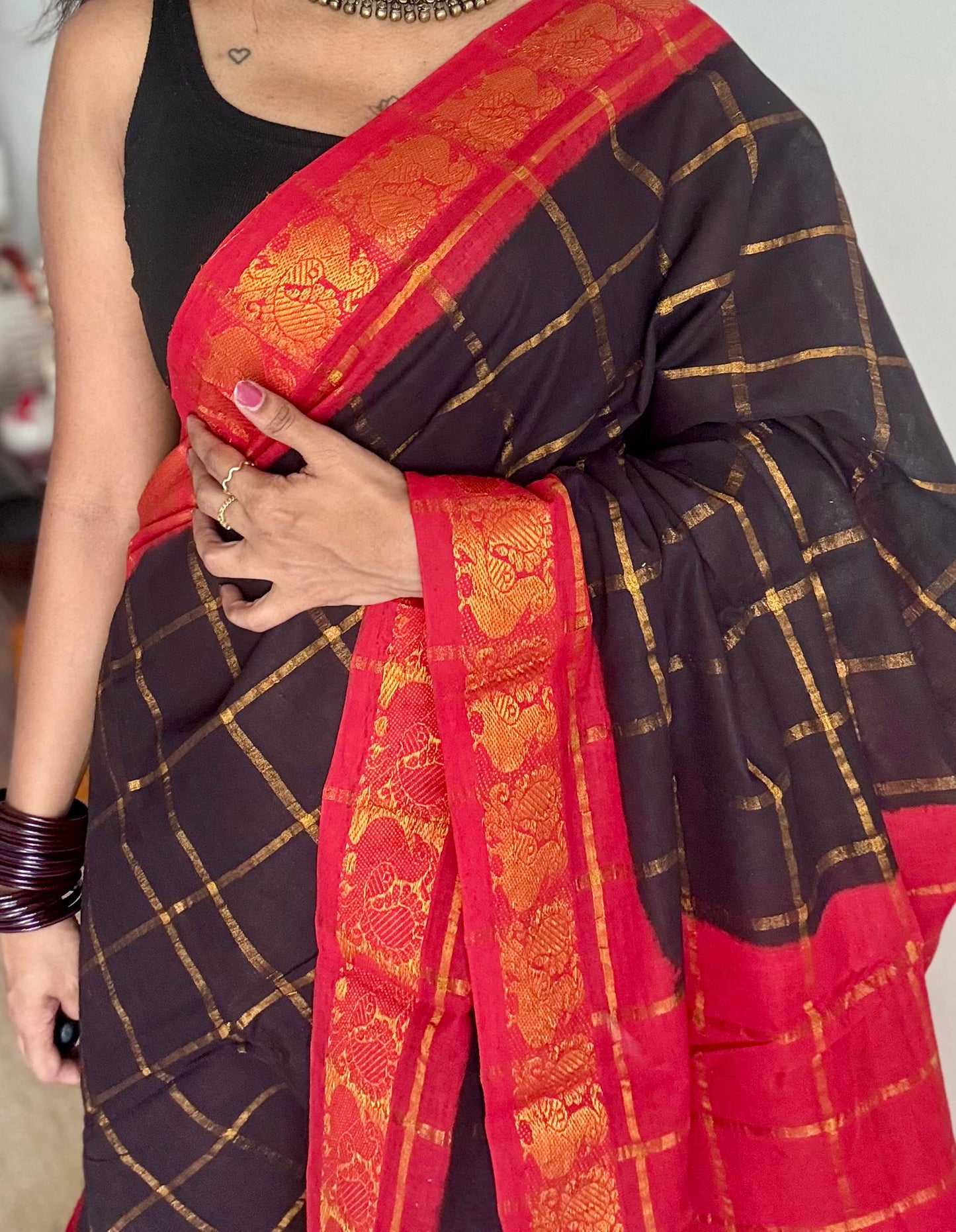 Black with red pavithra kattam sungudi, madurai cotton - YCCOTNMSAP142