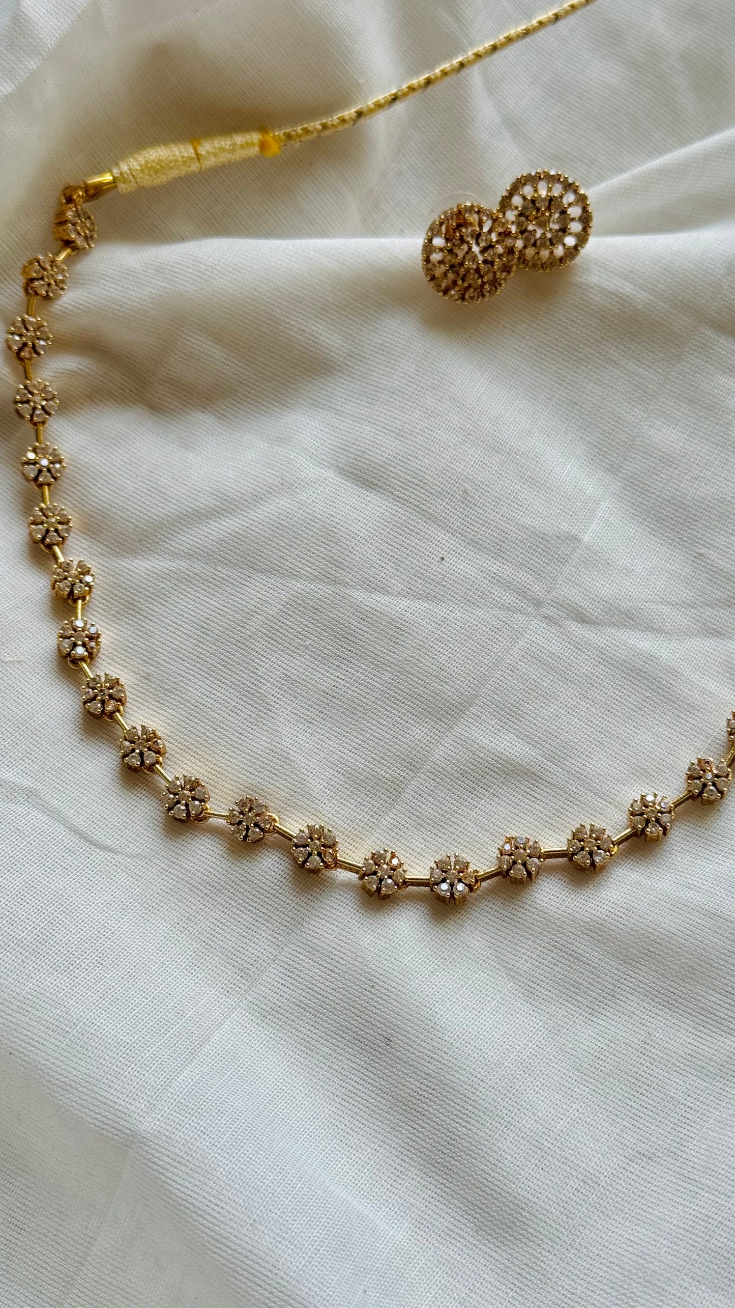 White stone floral necklace with earrings - YCGPNP745