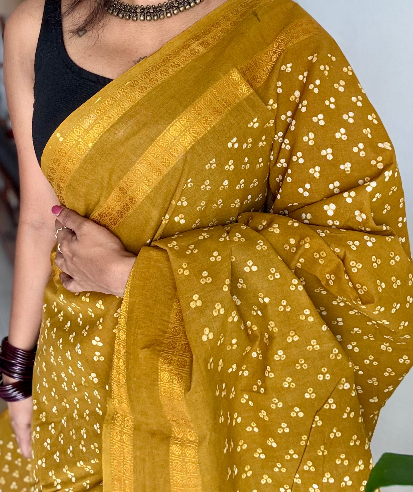 Ginger/mehendi green, wax dot printed sungudi, kattuchayam dyed madurai cotton - YCCOTNMSAP150