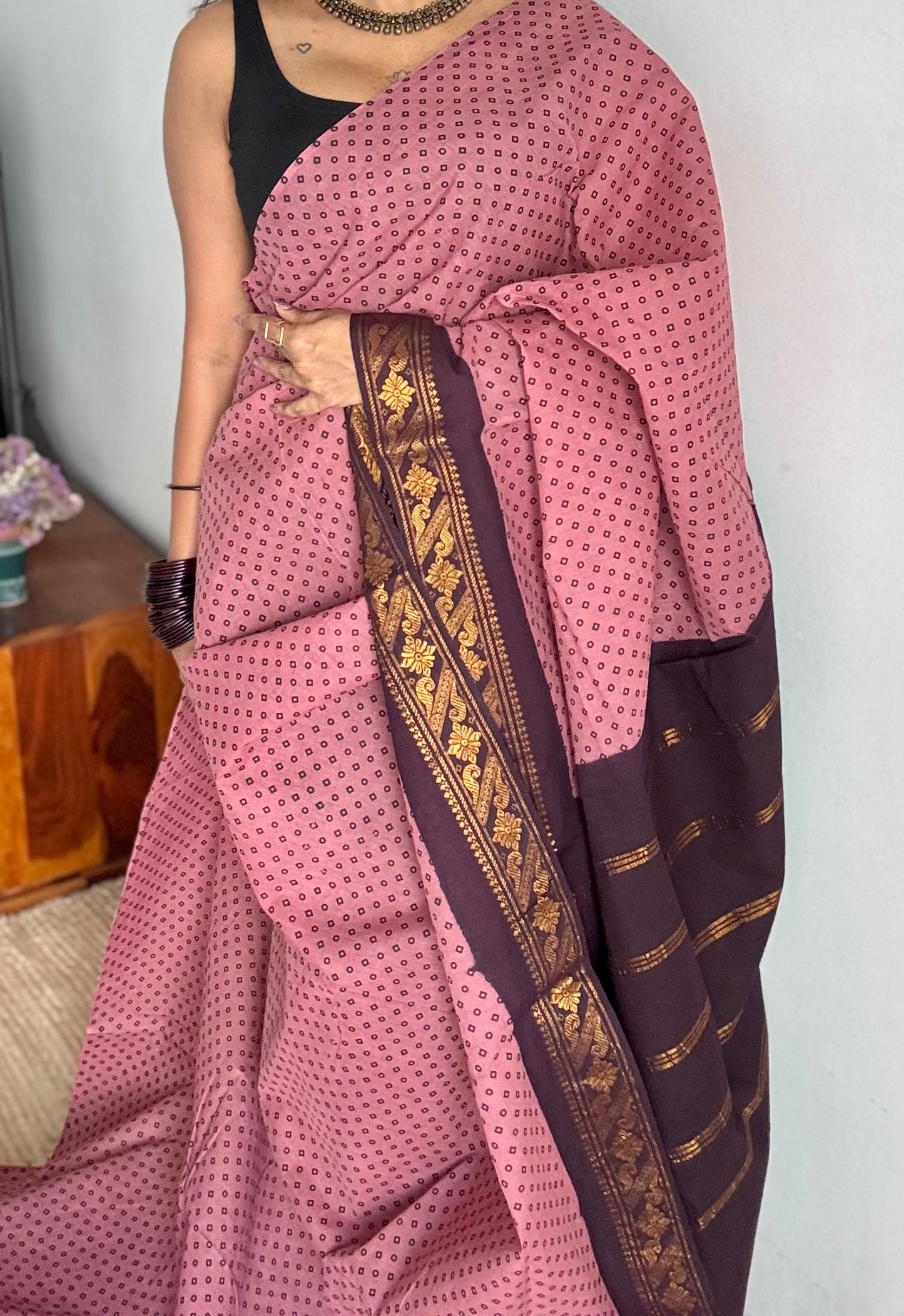 Dusty pink with purple brown, kattuchayam dyed madurai sungudi cotton saree - YCCOTNMSFE06