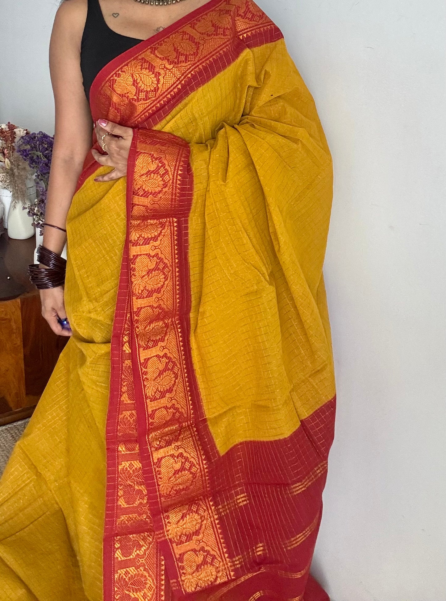 Light green with red contrast zari checkered sungudi, kattuchayam dyed madurai cotton - YCCOTNMSAP196