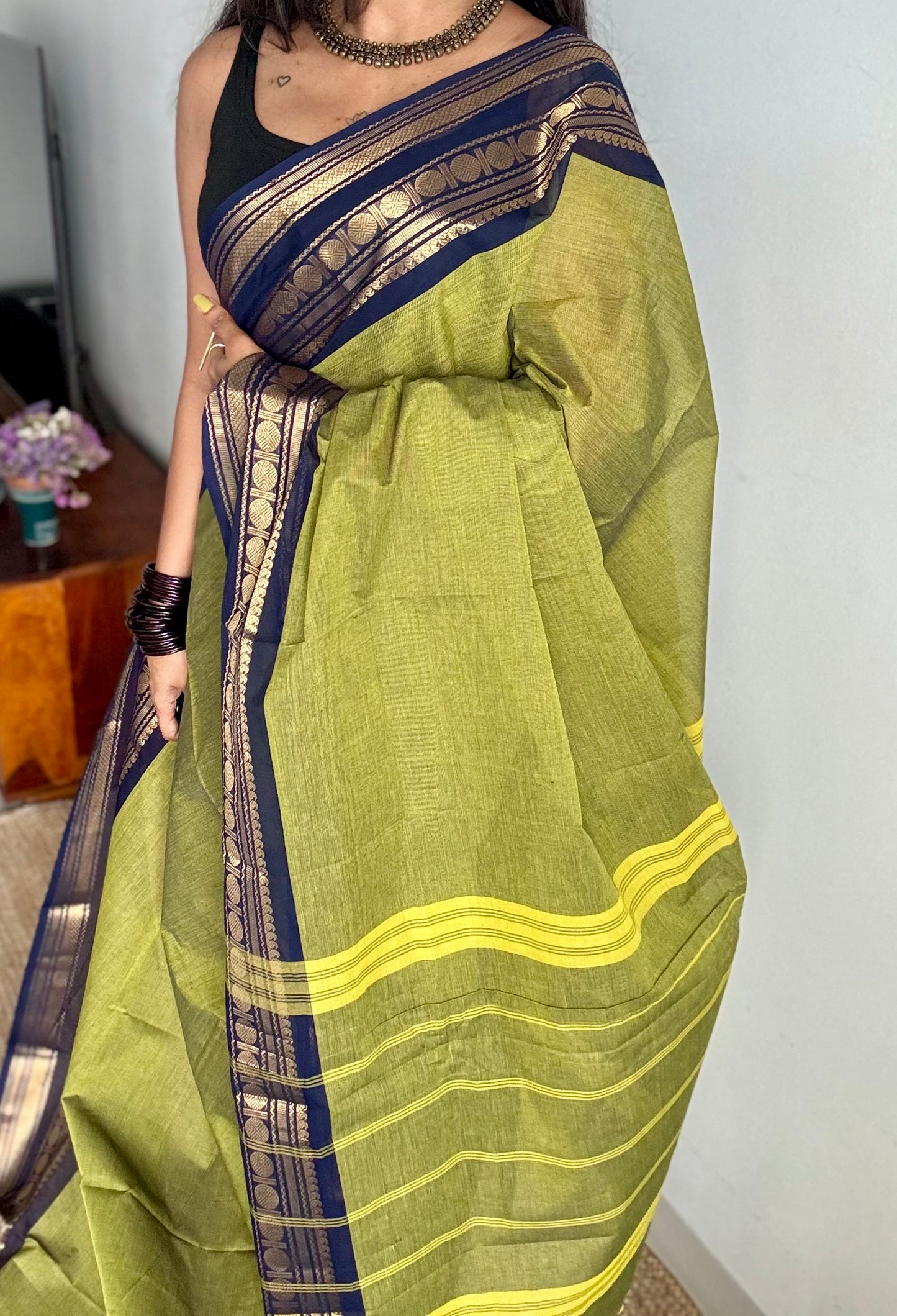 Light green with dark blue contrast border, kanchi cotton - YCCOTNKCDE85