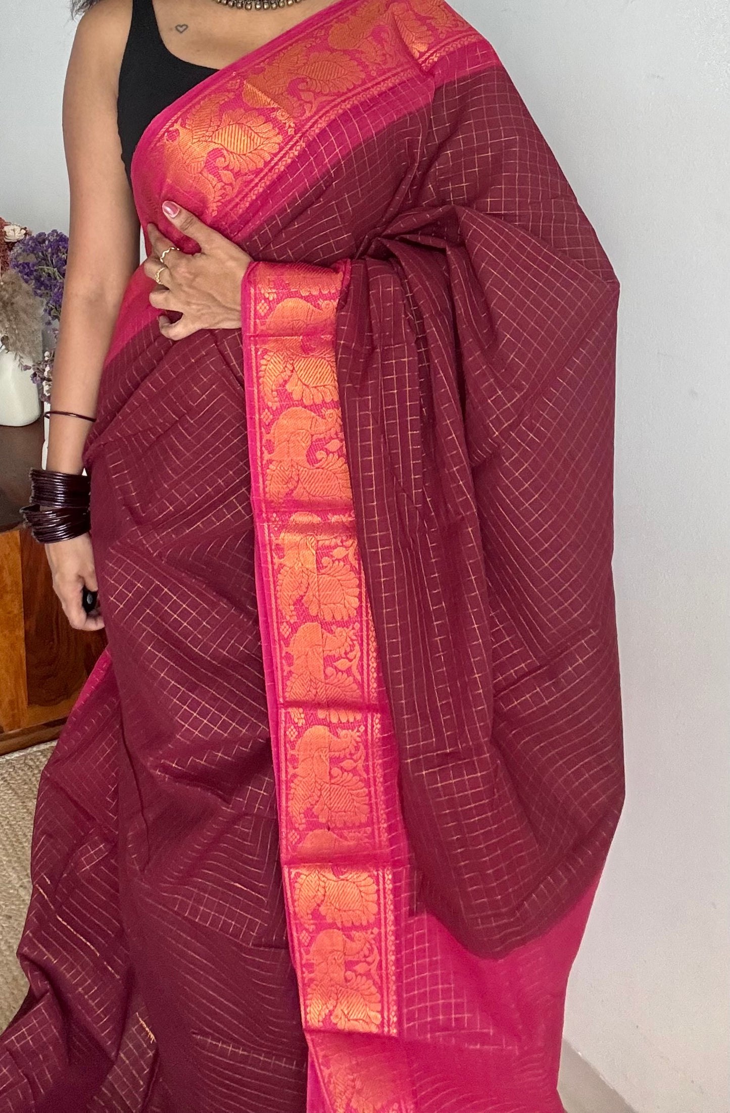 Maroon with hot pink contrast zari checkered sungudi, kattuchayam dyed madurai cotton - YCCOTNMSAP184