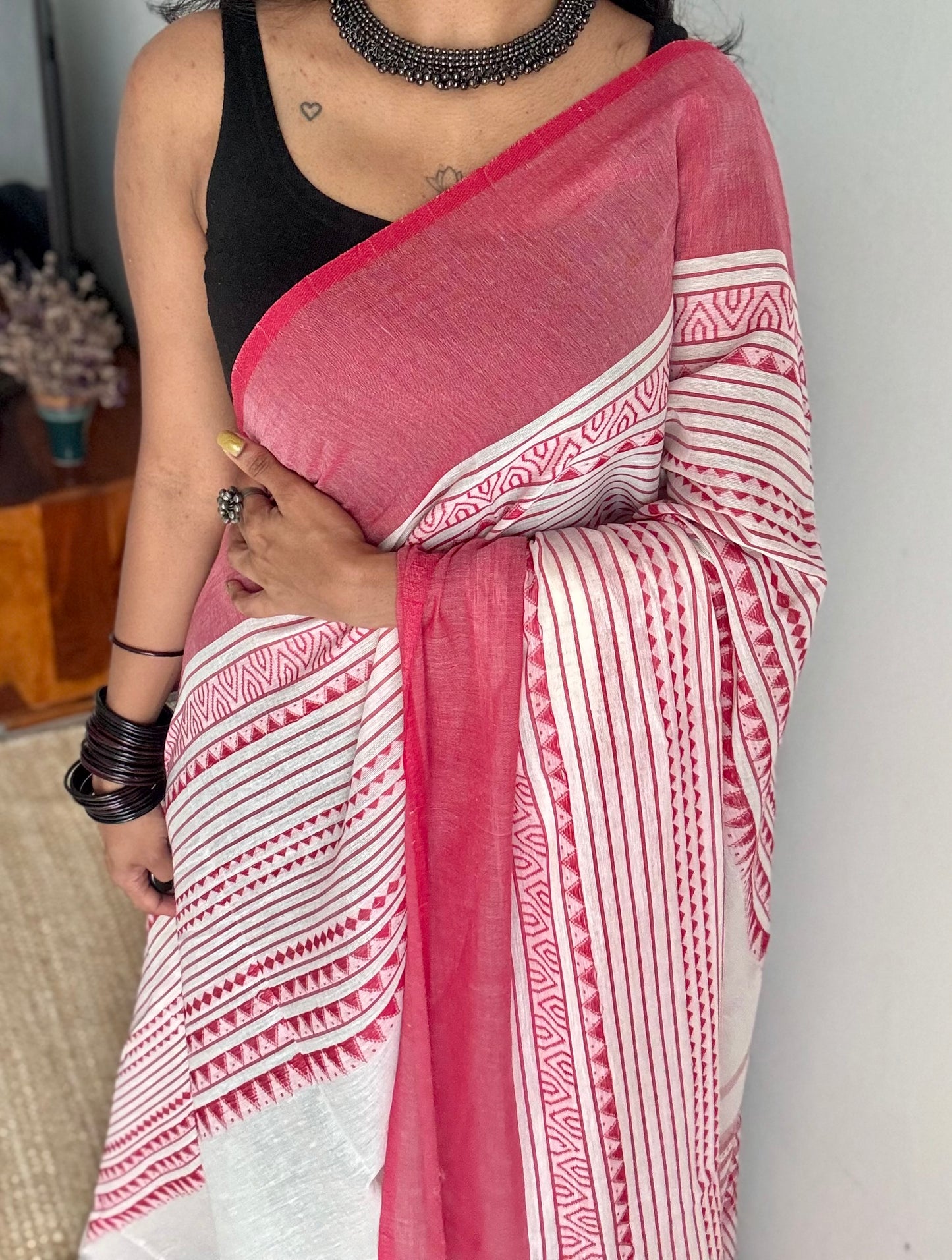 Pure Dhaniakhali tant in white with red patterened border - YCBCDP22