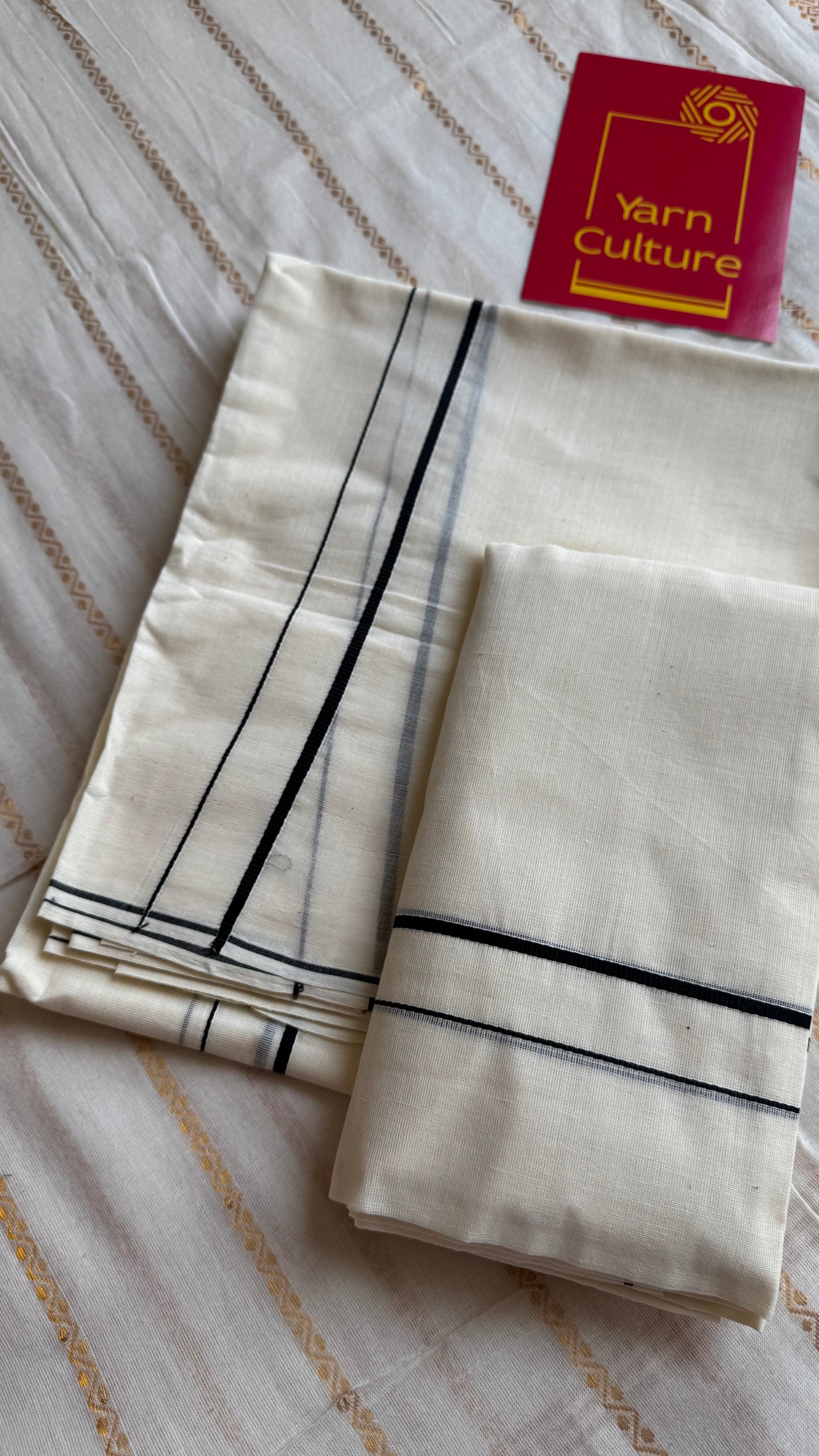 Set mund, kambikkara (thin border) with black coloured lines - YCIEON131