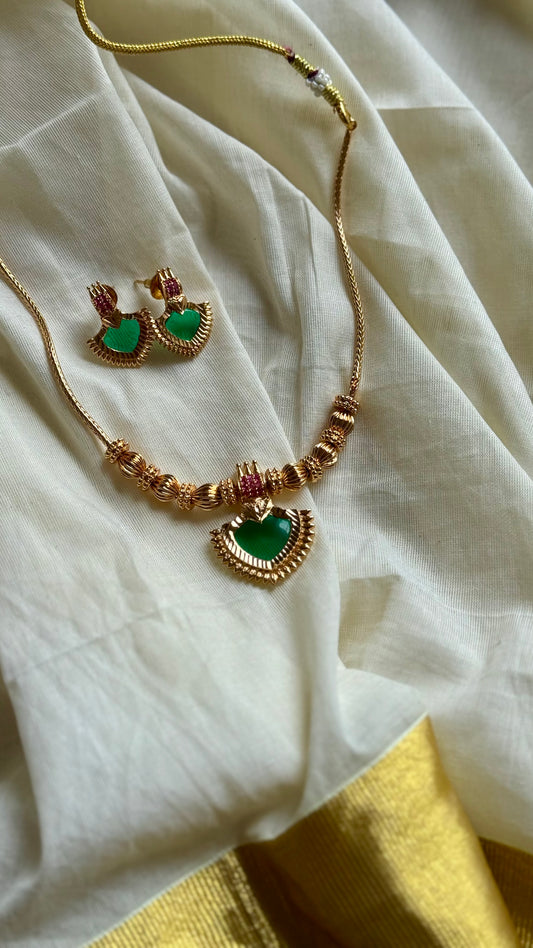 Single palakka pendant chain with round beads and earrings - YCAGC161