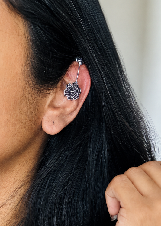 Bugadi clip-on (non pierced), oxidised silver - YCOSEBU530