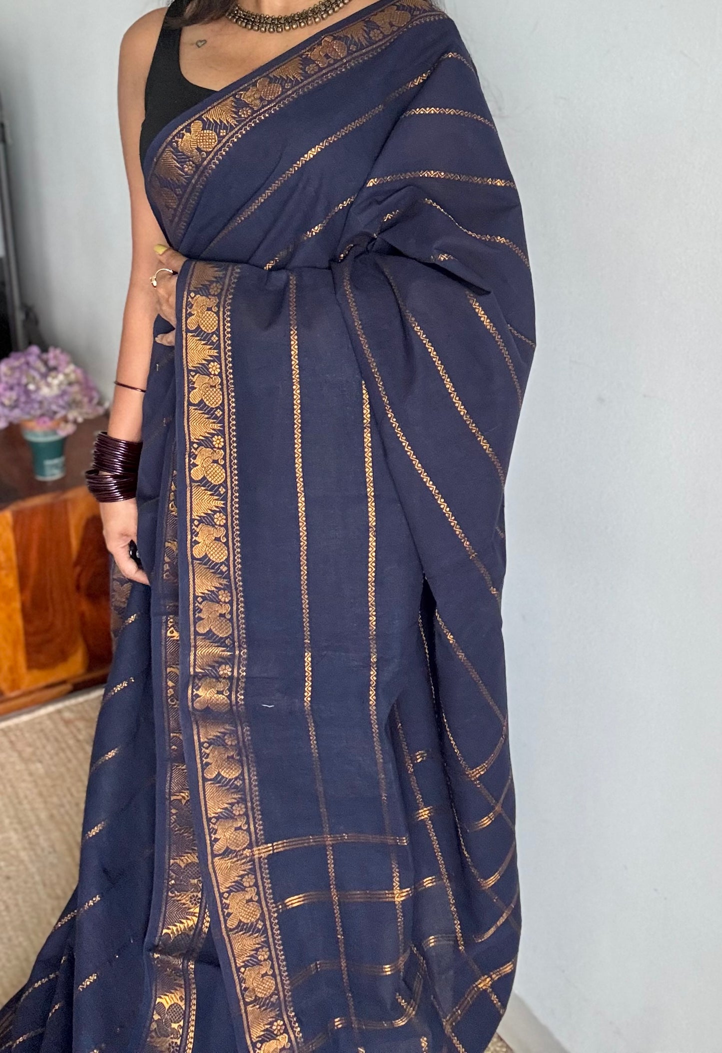 Dark blue velthaari patterned kattuchayam dyed madurai cotton saree - YCCOTNMSFE134