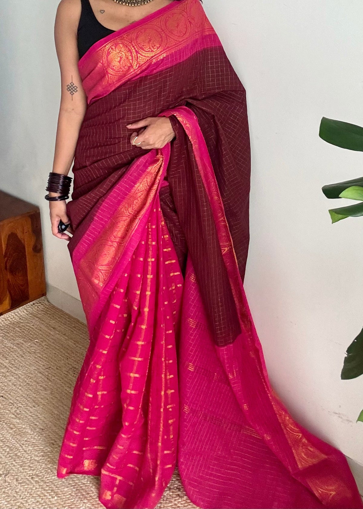 Dark maroon and hot pink sungudi cotton half-half saree - YCCOTNIDOC23