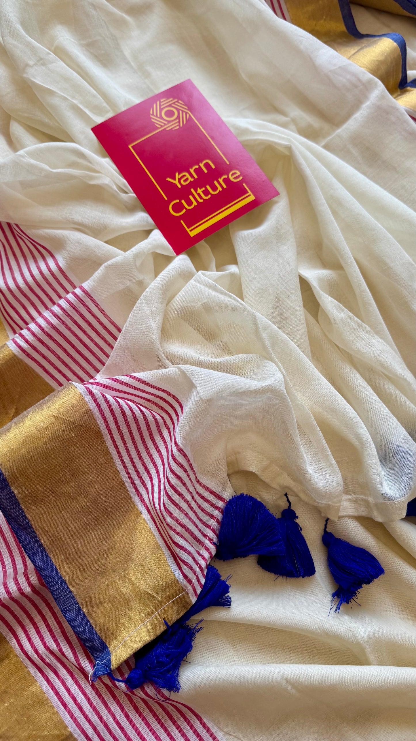 Ivory mul saree, blue and red striped border - YCIEON20