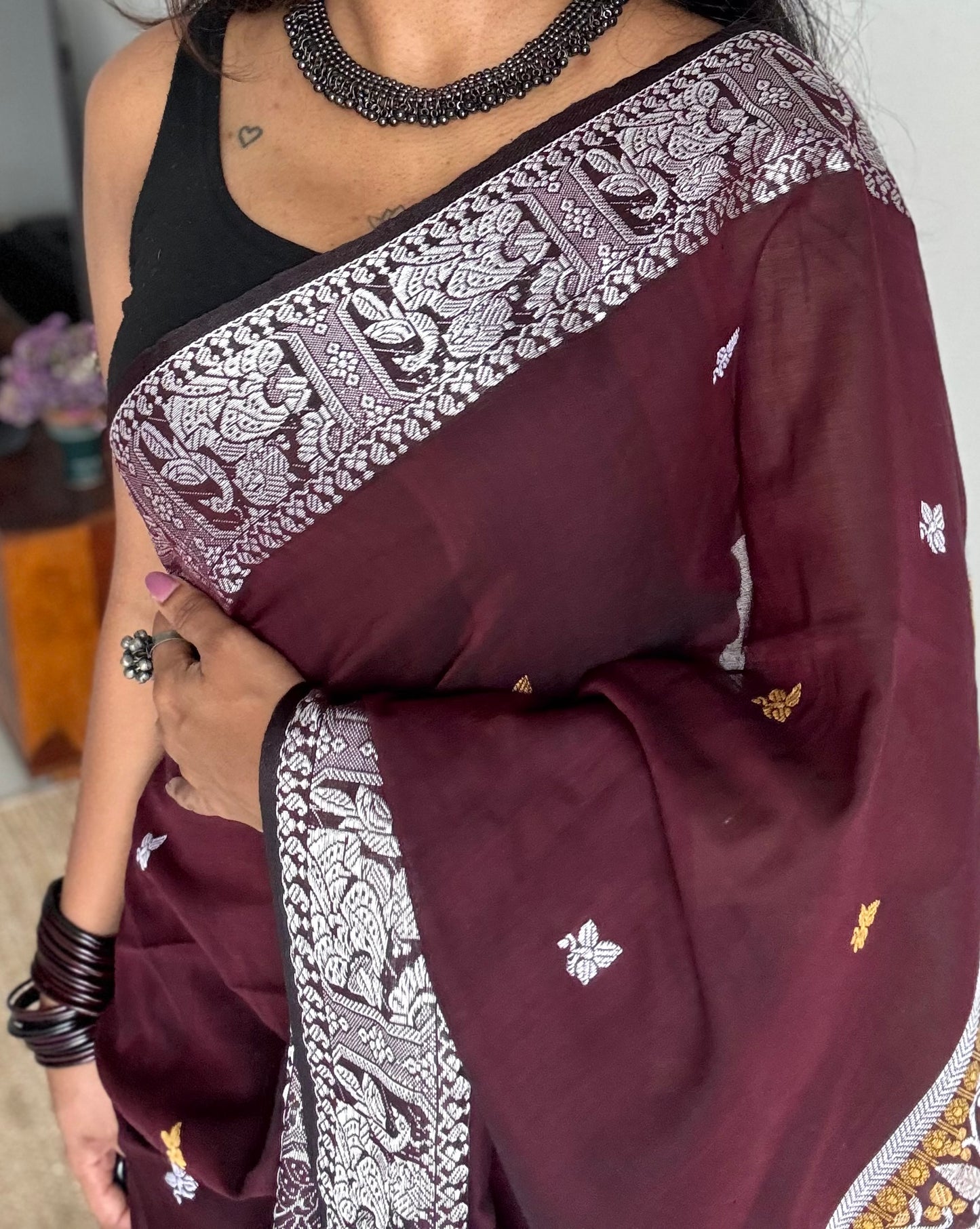 Coffee brown with white, Baluchari-inspired soft cotton handwoven saree - YCHOTEBCJA229