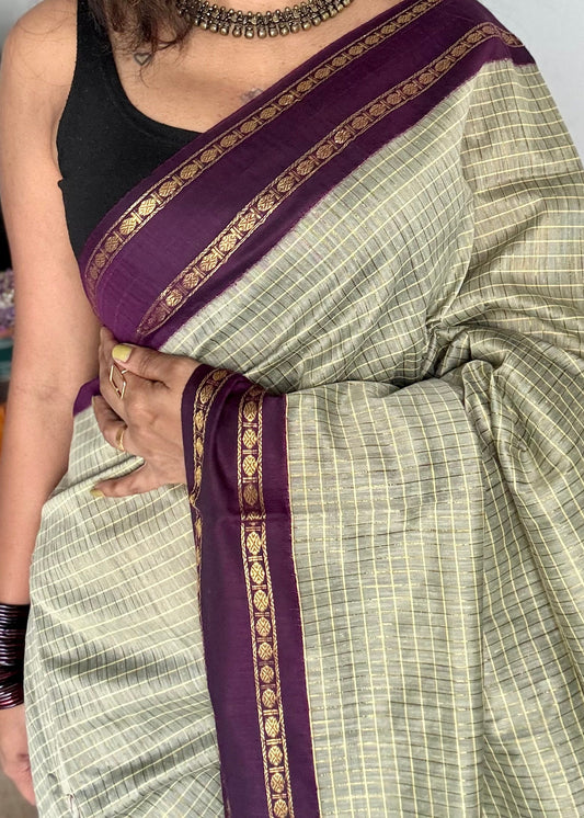 Grey with wine contrast arani checkered saree, cotton silk - YCCOTNKCFE69