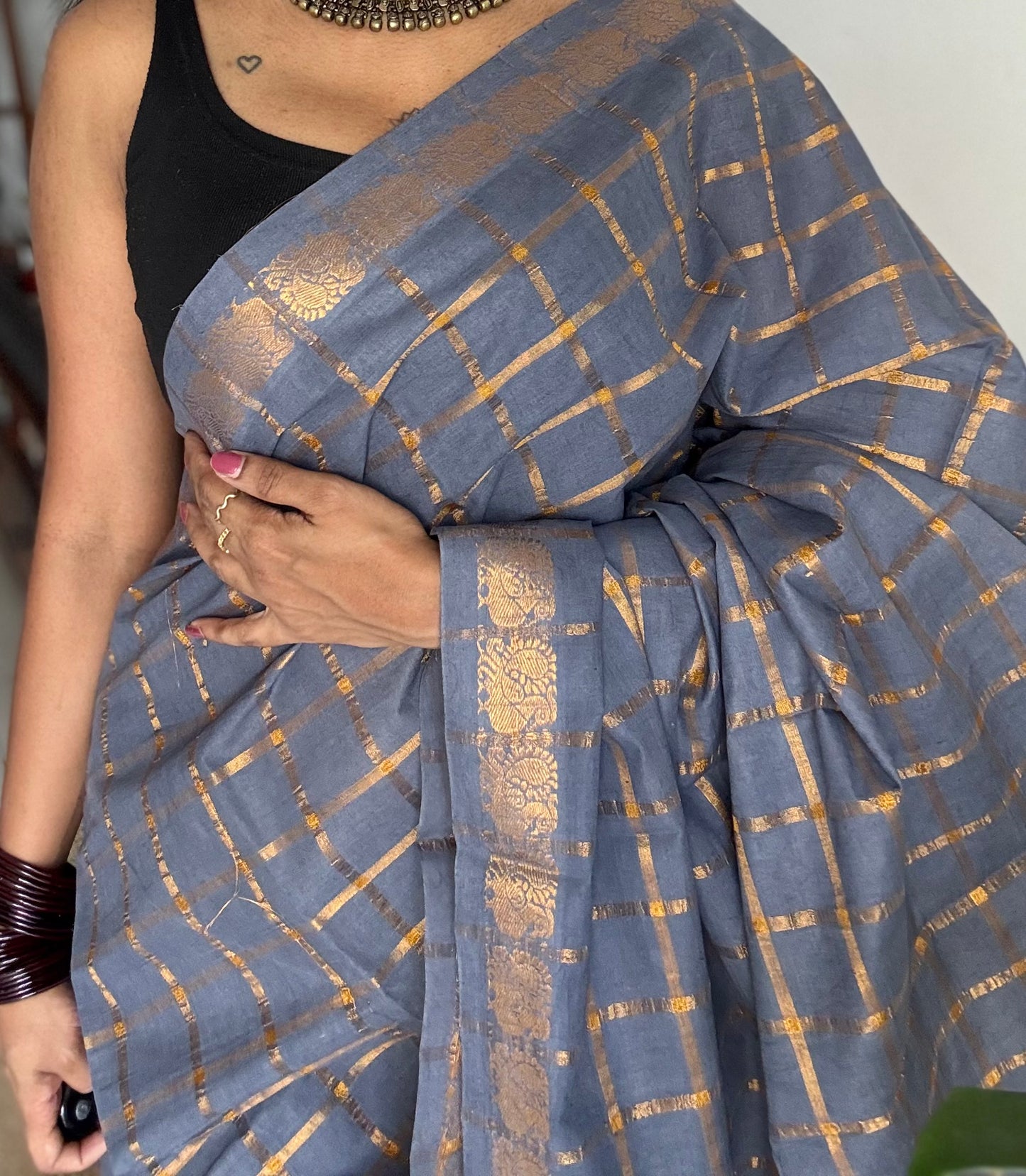 Grey pavithra kattam kattuchayam dyed madurai cotton saree - YCCOTNMSAP126