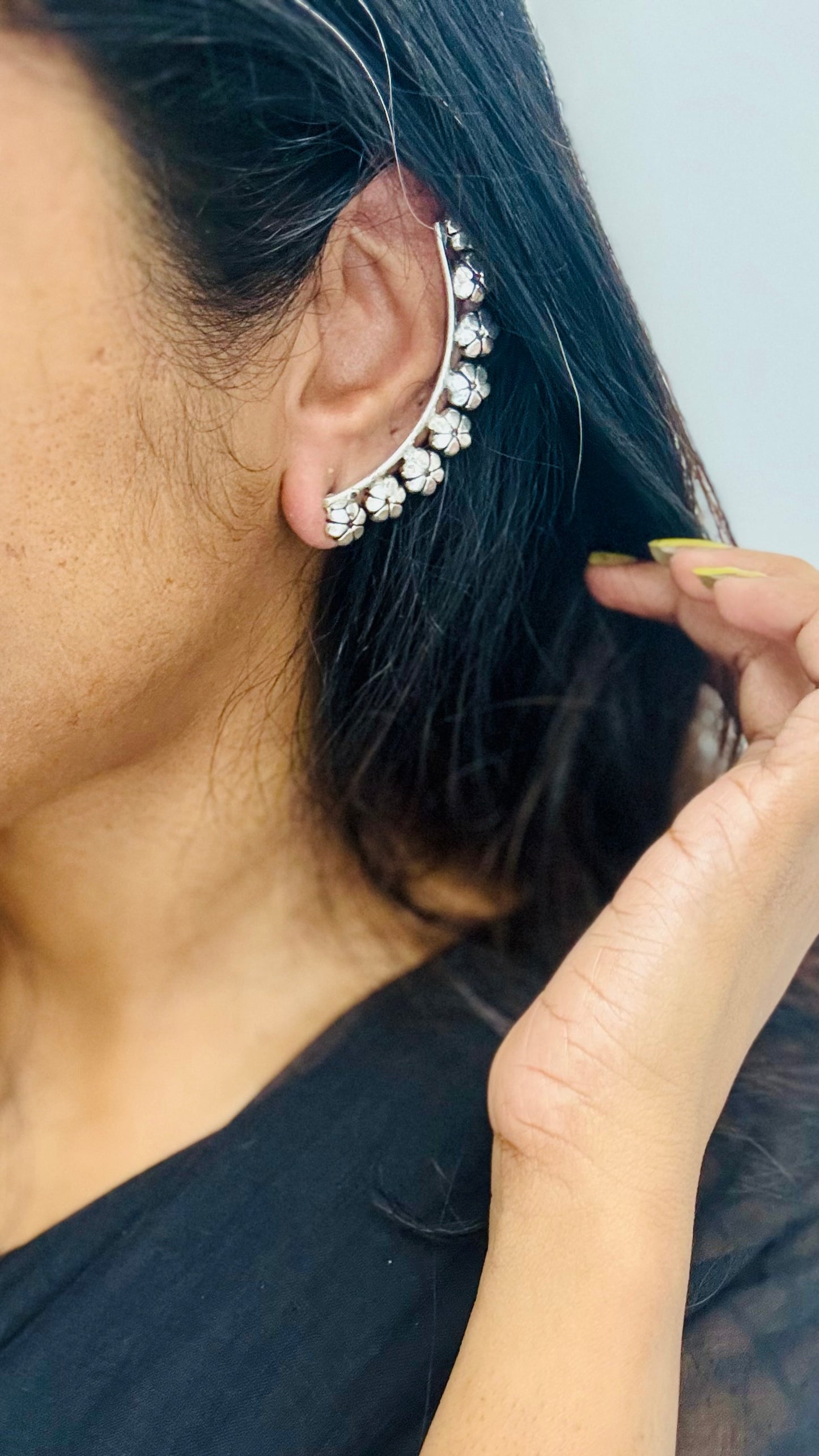 Oxidised silver, floral patterned earcuff - YCOSEEC303