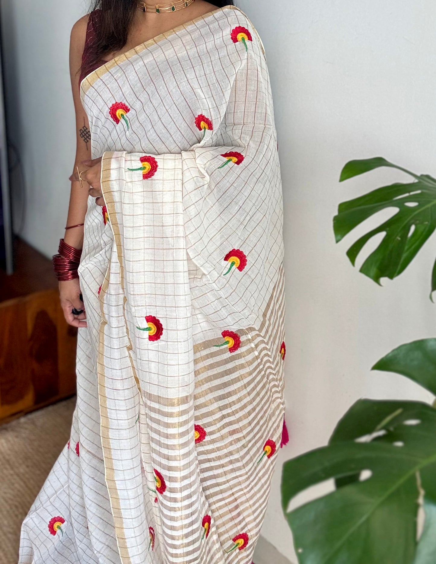 Ivory mul saree, checkered with floral embroidery - YCIEON28